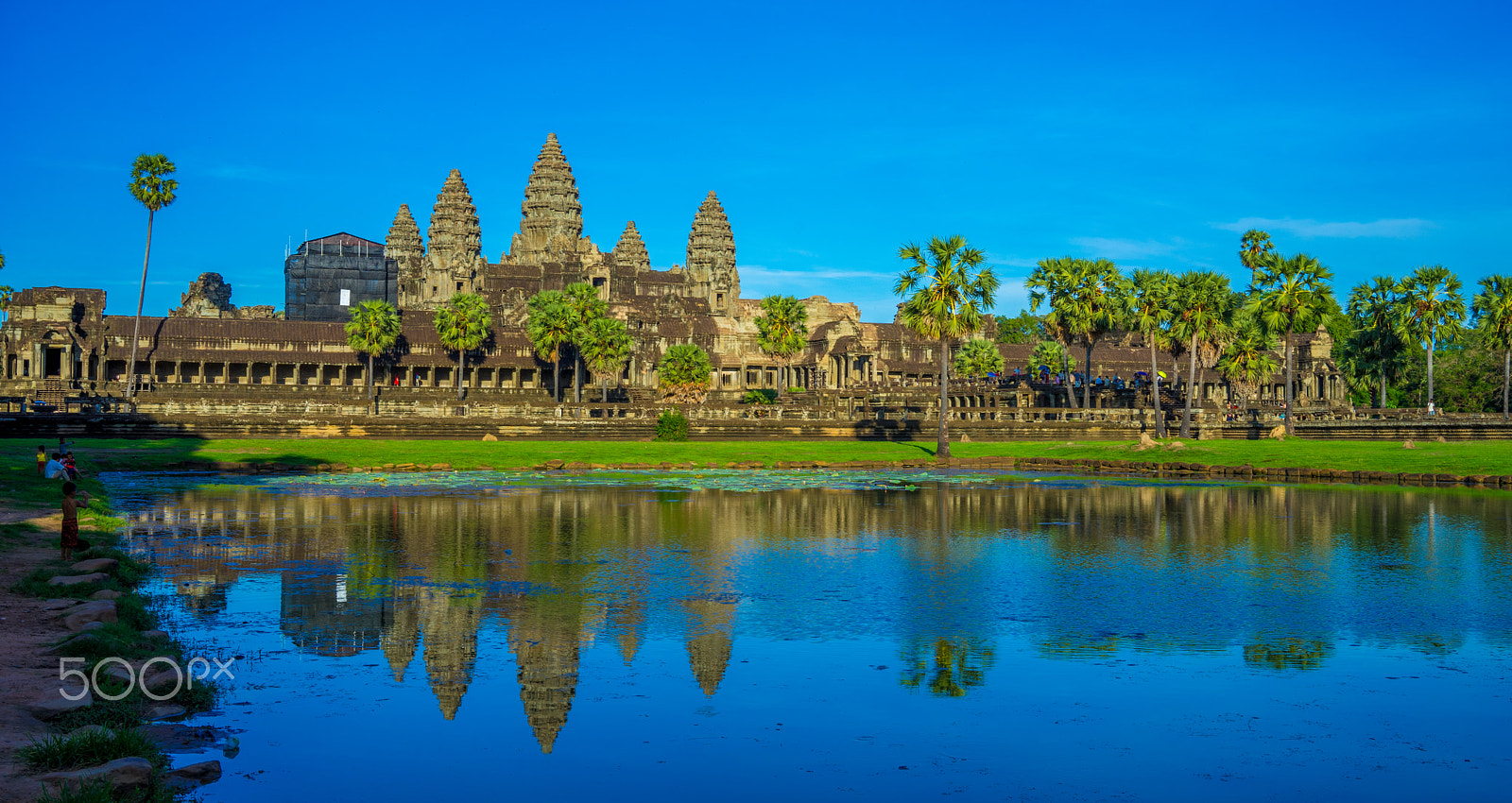 Sony a7 II + Sony Sonnar T* FE 35mm F2.8 ZA sample photo. Angkor wat photography