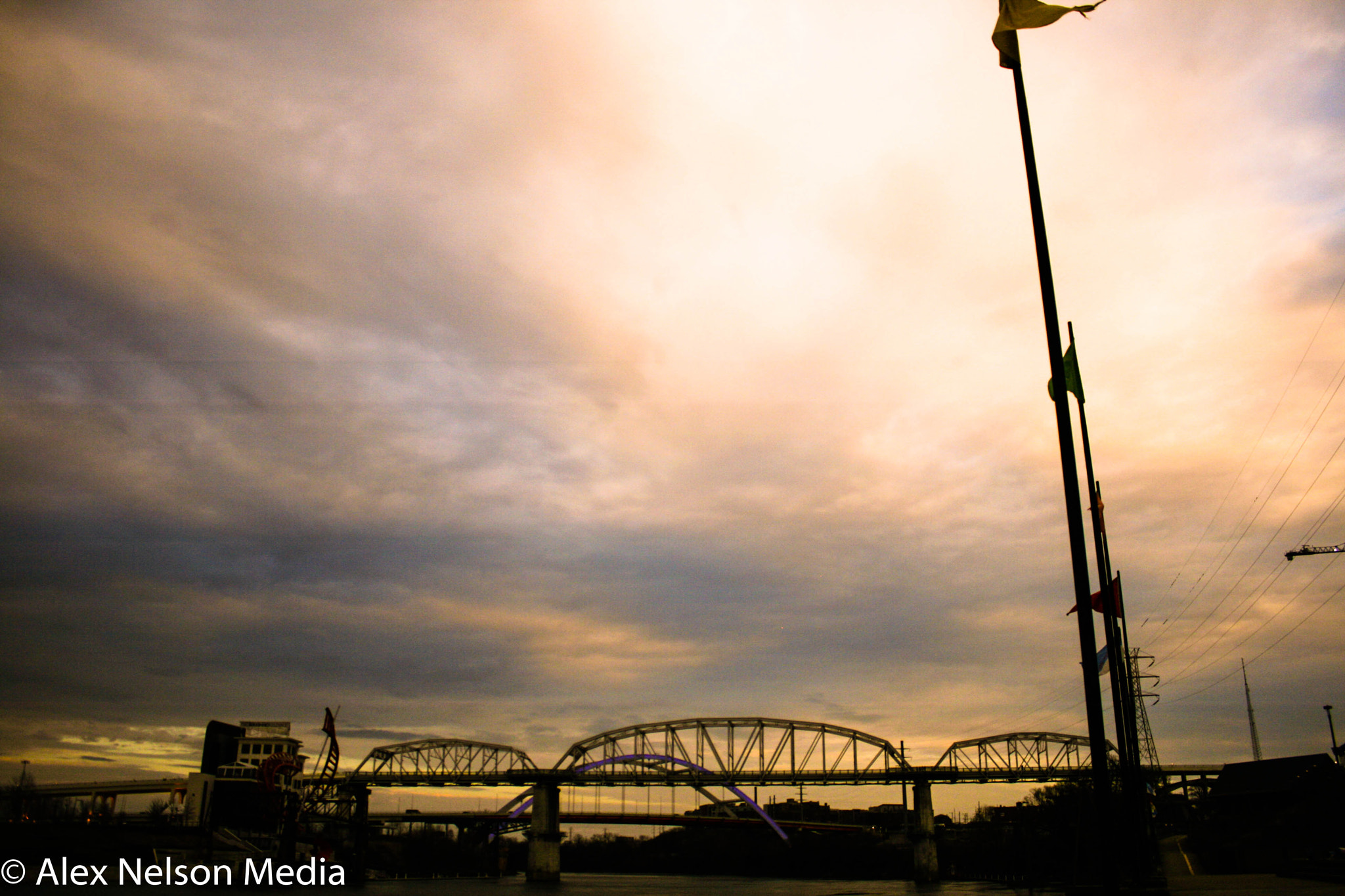 Canon EOS 400D (EOS Digital Rebel XTi / EOS Kiss Digital X) sample photo. Smashville skies photography