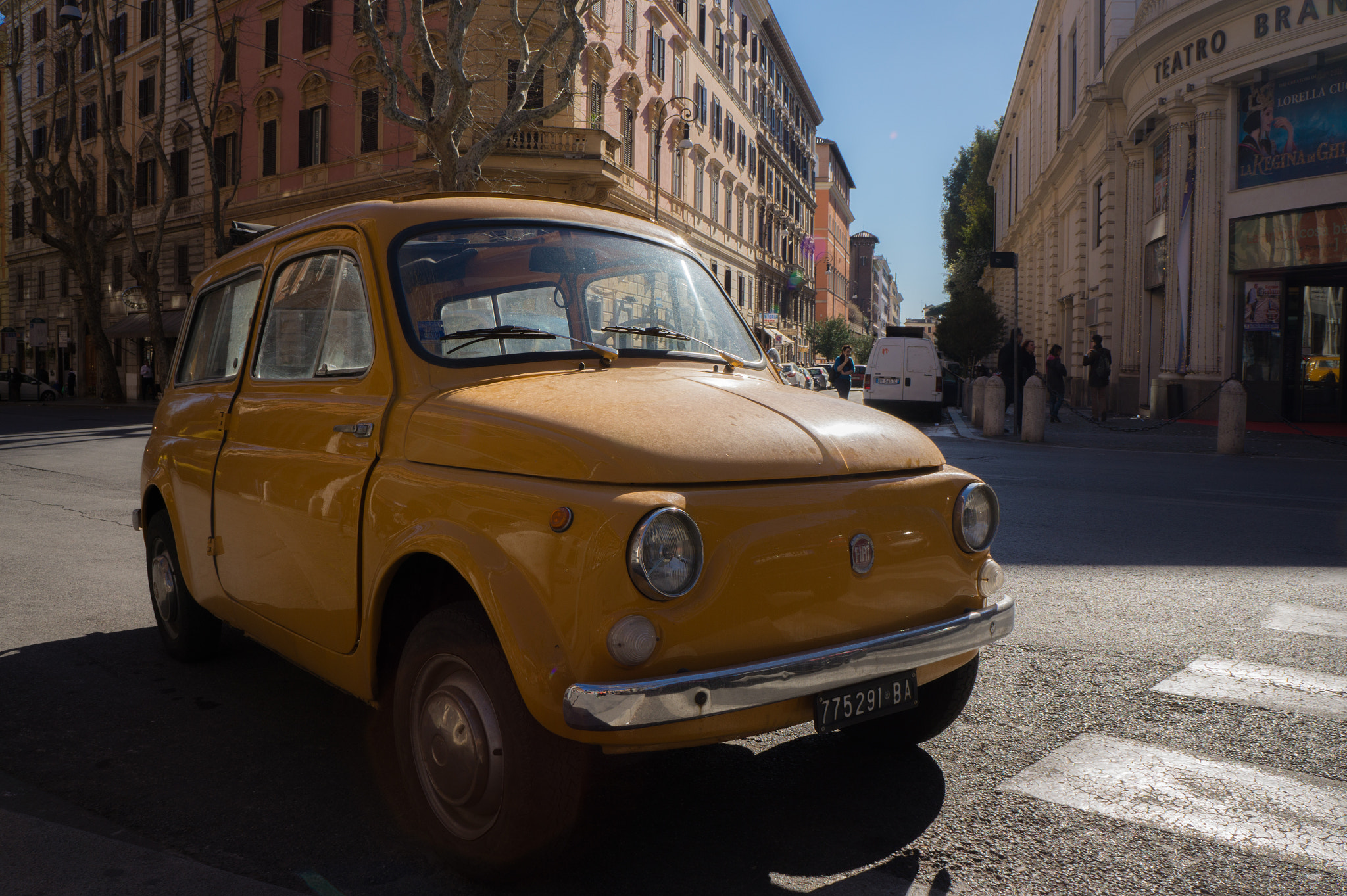 Sony Alpha a5000 (ILCE 5000) + Sony E 18-55mm F3.5-5.6 OSS sample photo. The very essens of mordern italy - the fiat photography