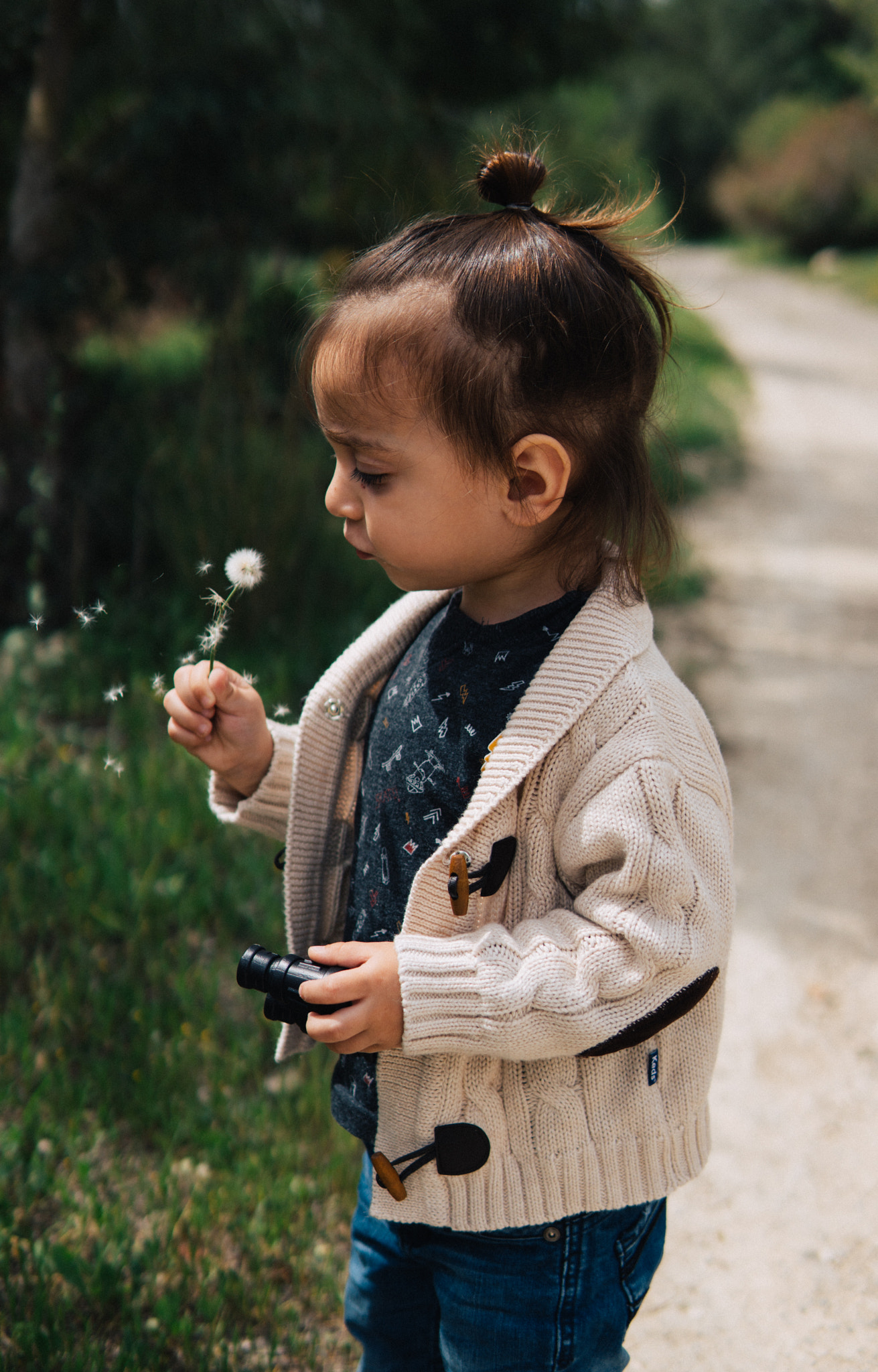Sony a6300 + 30mm F1.4 DC DN | Contemporary 016 sample photo. Tai and mom photography