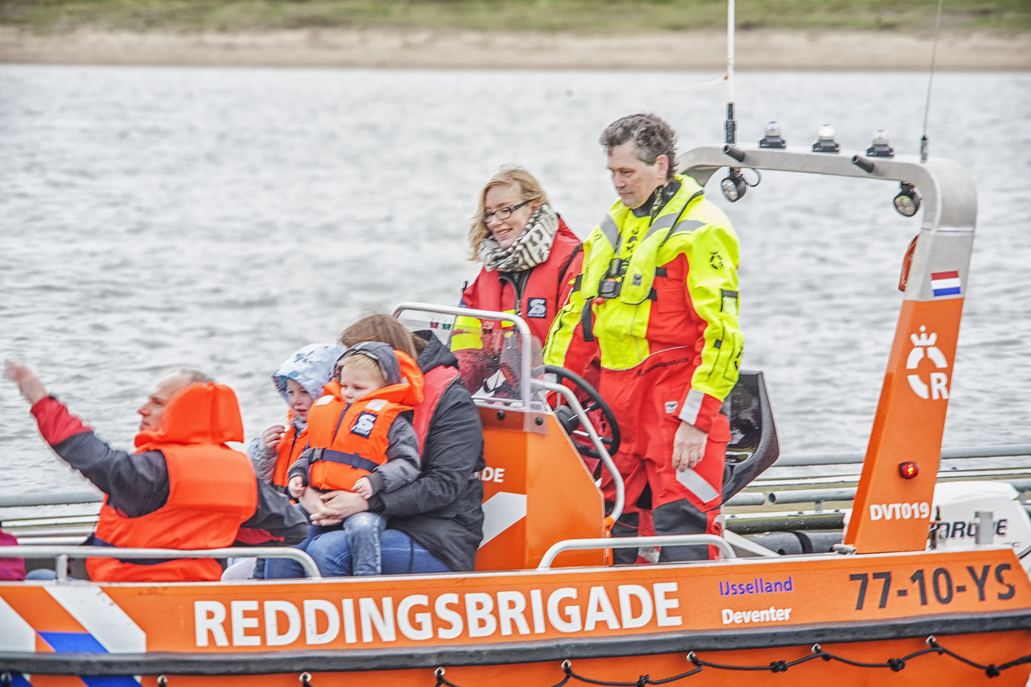 Canon EOS 5D + Canon EF 70-200mm F4L USM sample photo. Demonstration for the kids rescue brigade deventer photography