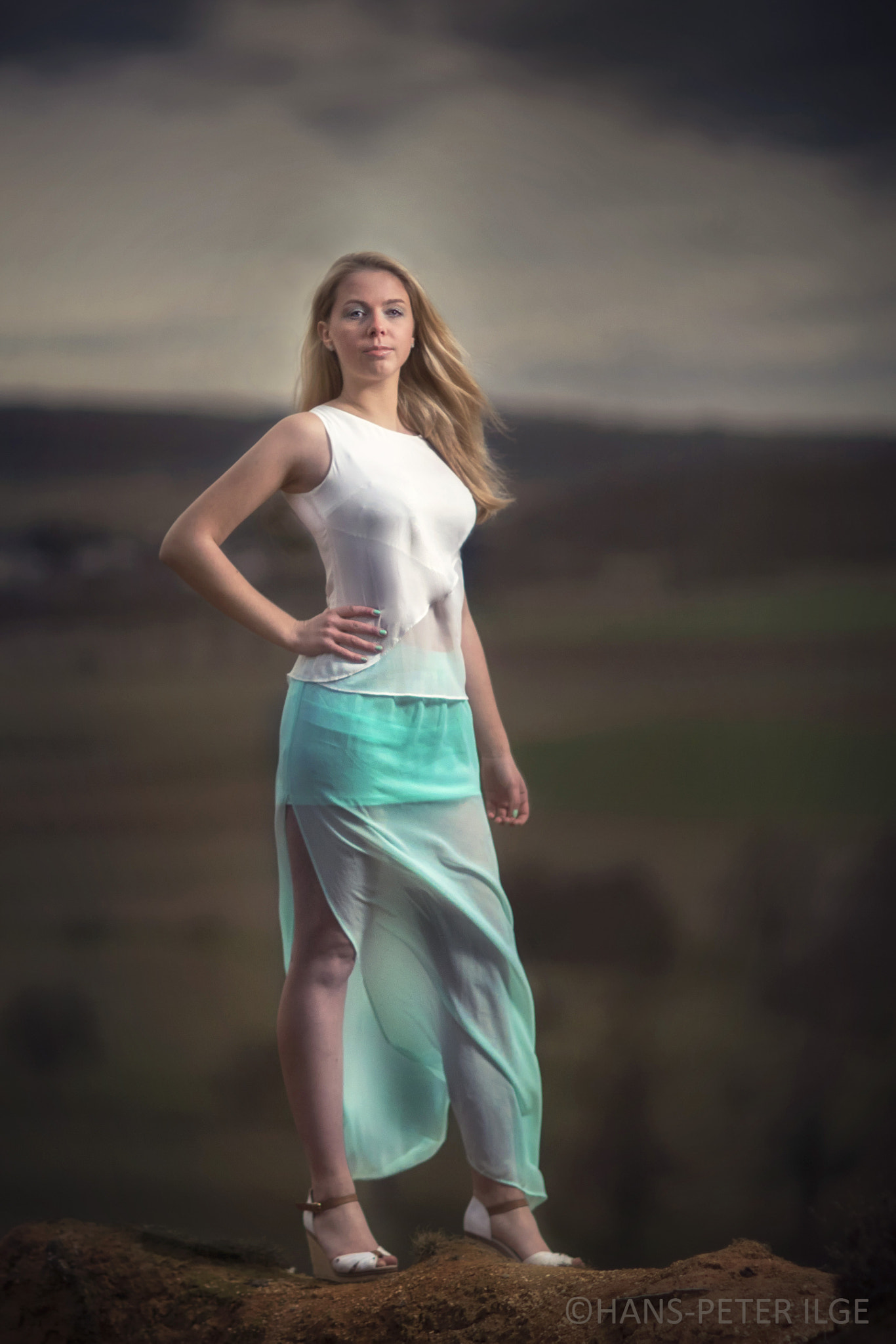 Canon EF 85mm F1.2L II USM sample photo. Top of the rocks photography