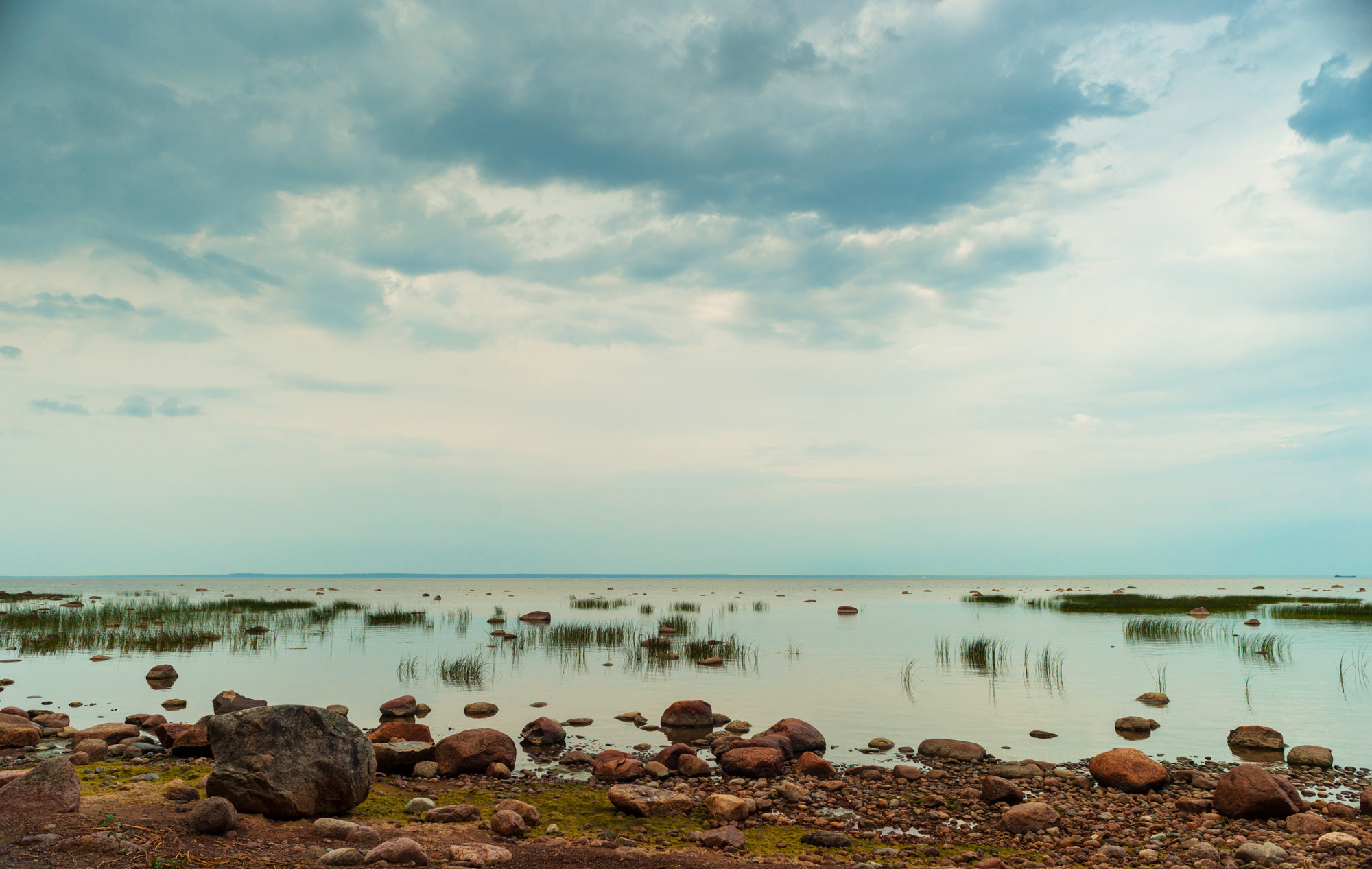 Sony Alpha DSLR-A900 + Minolta AF 24mm F2.8 sample photo. Shallow water photography