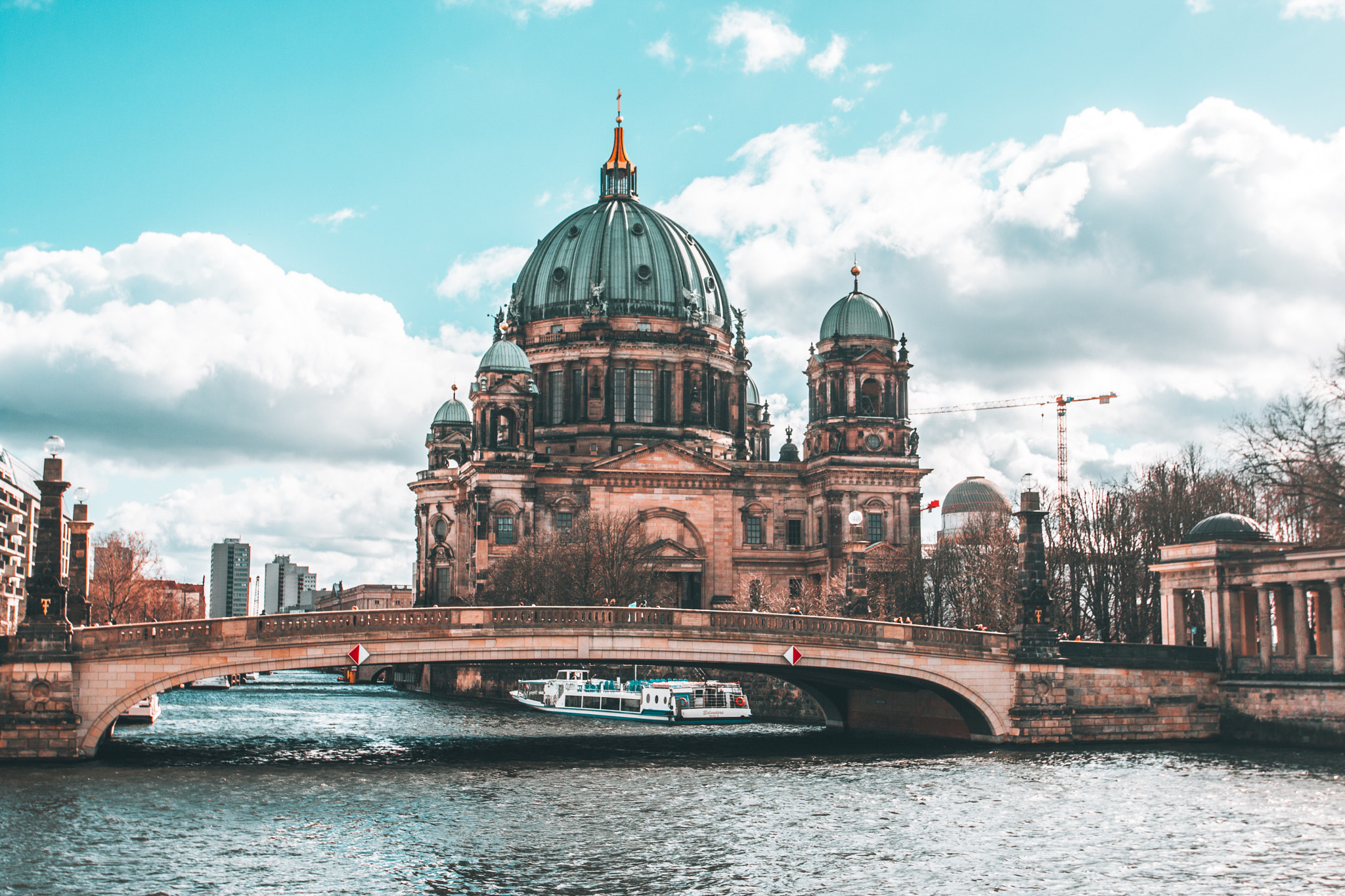 Canon EOS 70D + Canon EF 17-40mm F4L USM sample photo. Berliner dome photography