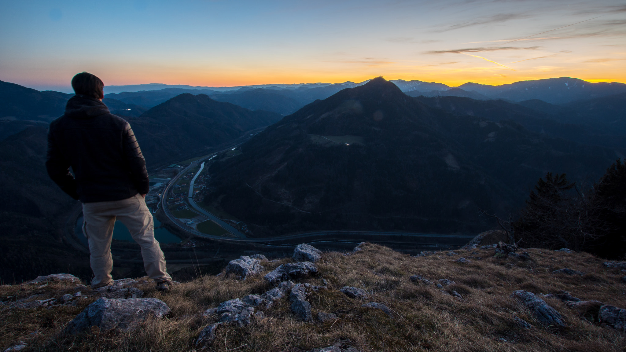 Sony ILCA-77M2 + Sigma 10-20mm F3.5 EX DC HSM sample photo. I took this picture on my way down from the summit ... photography