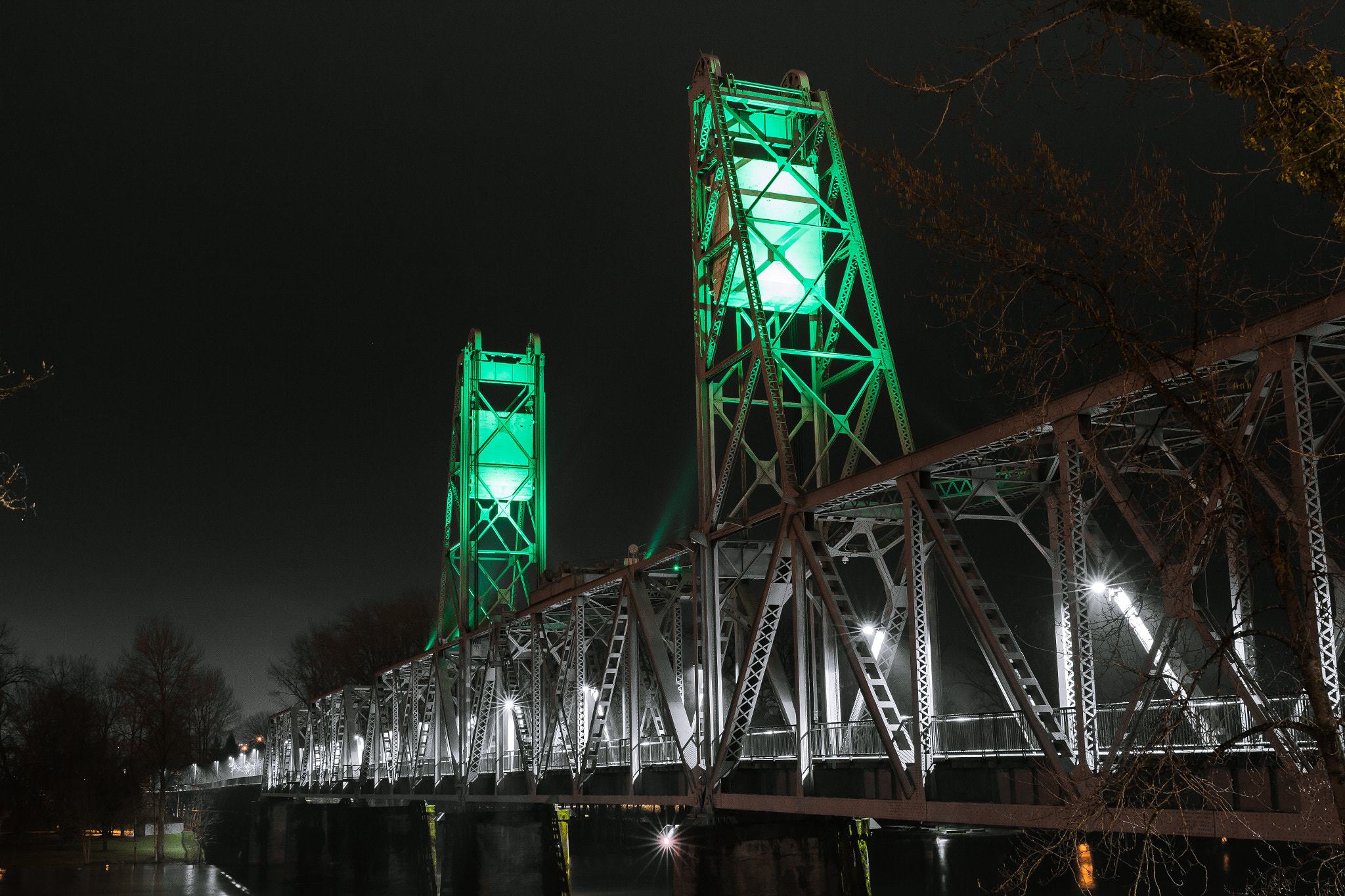 Canon EF 24-70mm F2.8L II USM sample photo. Union street railroad pedestrian & bicycle bridge photography
