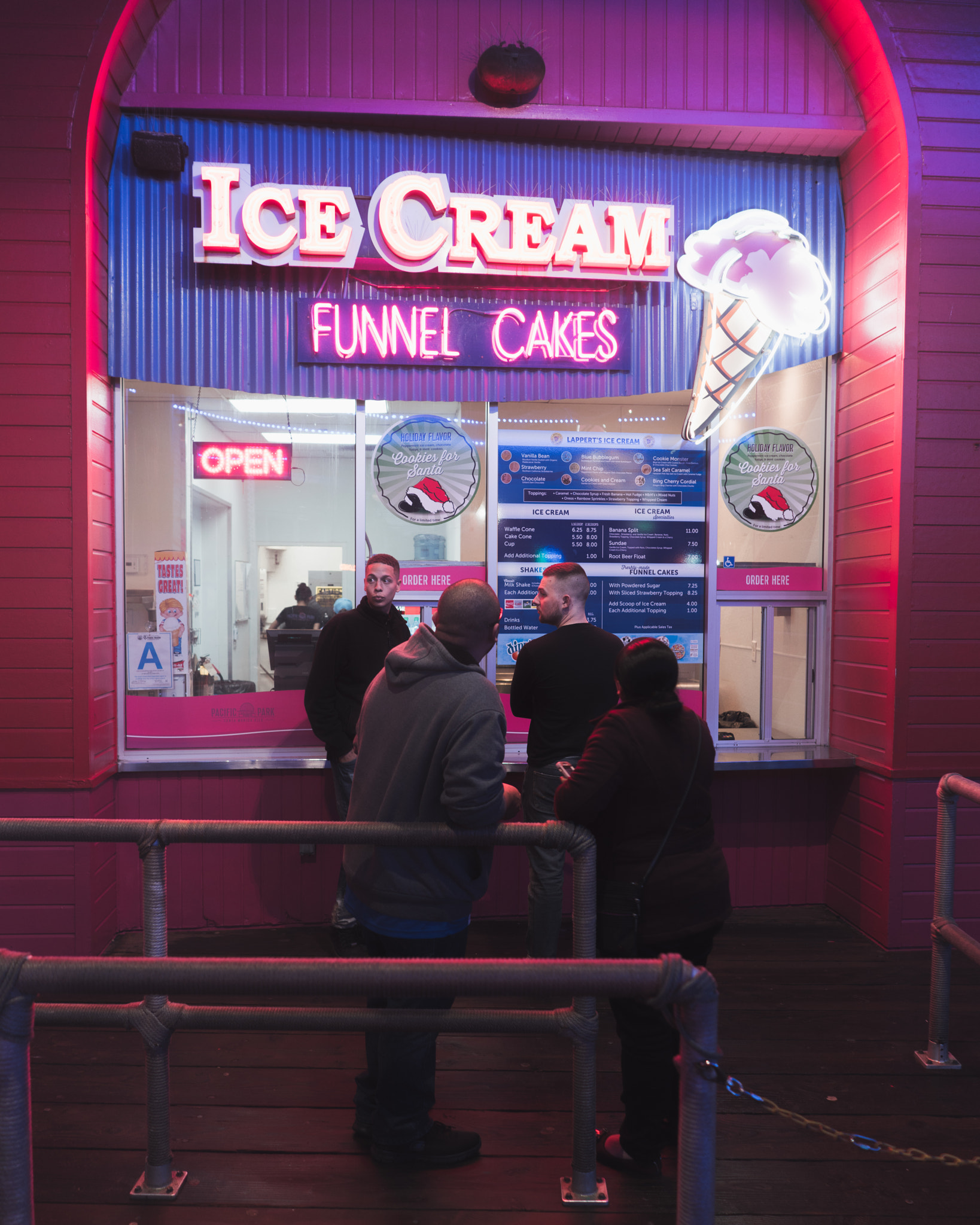 Sony FE 28mm F2 sample photo. Funnel cakes and blue steel photography
