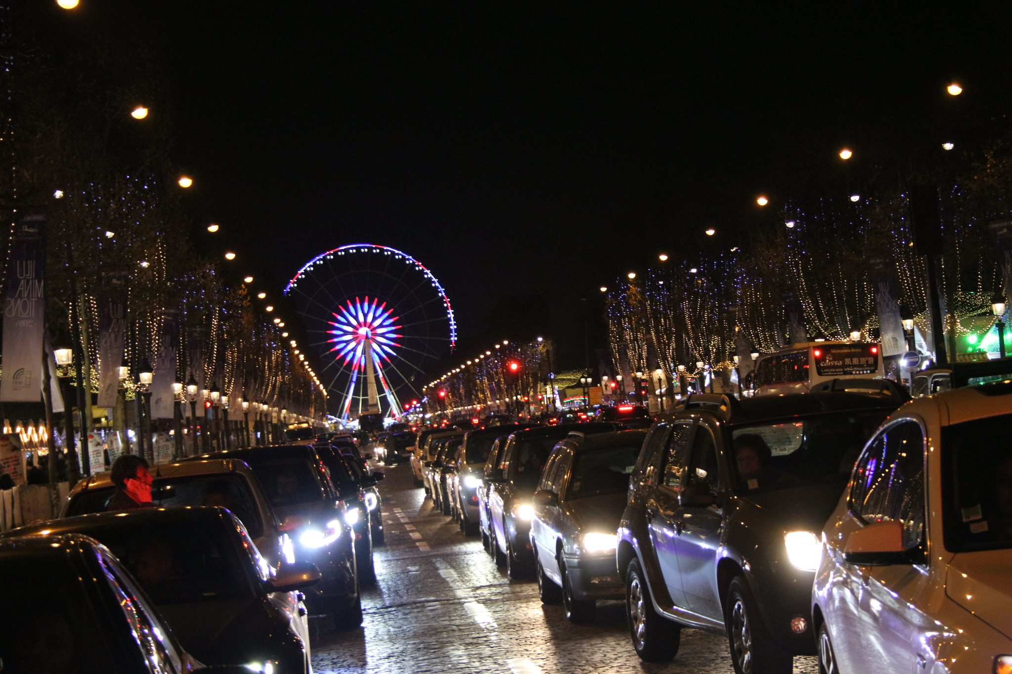 Canon EF-S 18-55mm F3.5-5.6 II sample photo. Champs elysées by night photography
