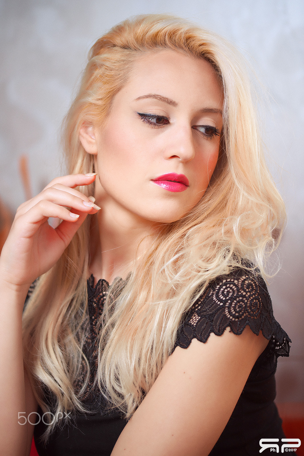 VR 105mm F/2.8 G sample photo. Francesca photography