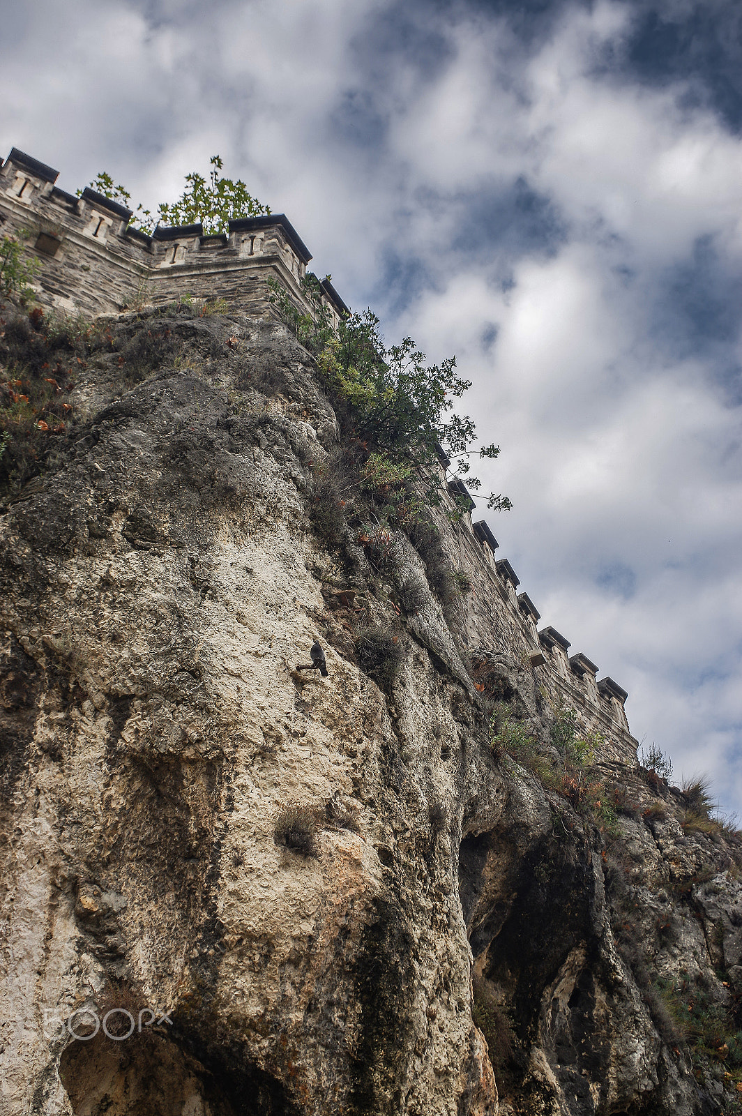 Pentax K-3 sample photo. Battlements on the top of the cliff photography