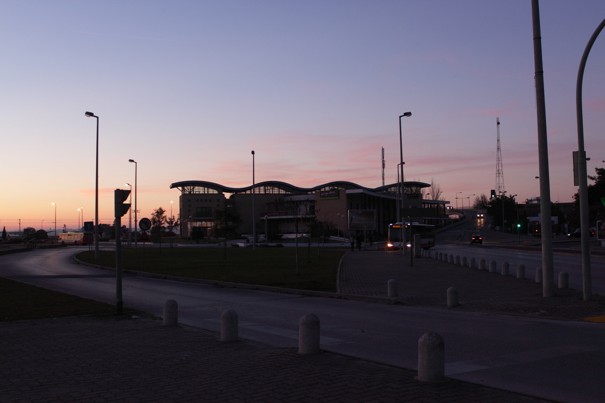 Canon EF-S 18-55mm F3.5-5.6 IS sample photo. The public transports in this city photography