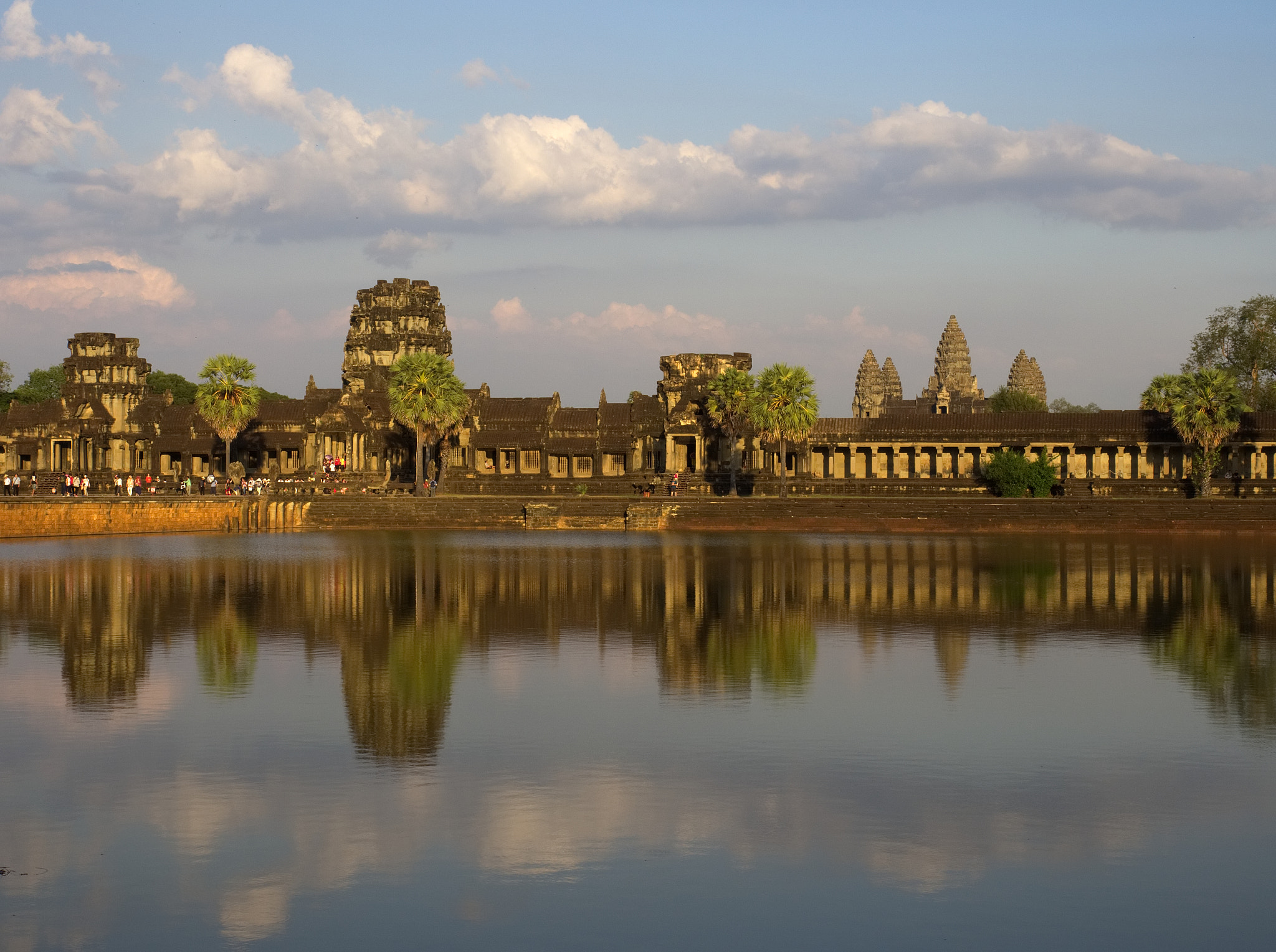 Olympus M.Zuiko Digital ED 12-40mm F2.8 Pro sample photo. Angkor wat photography