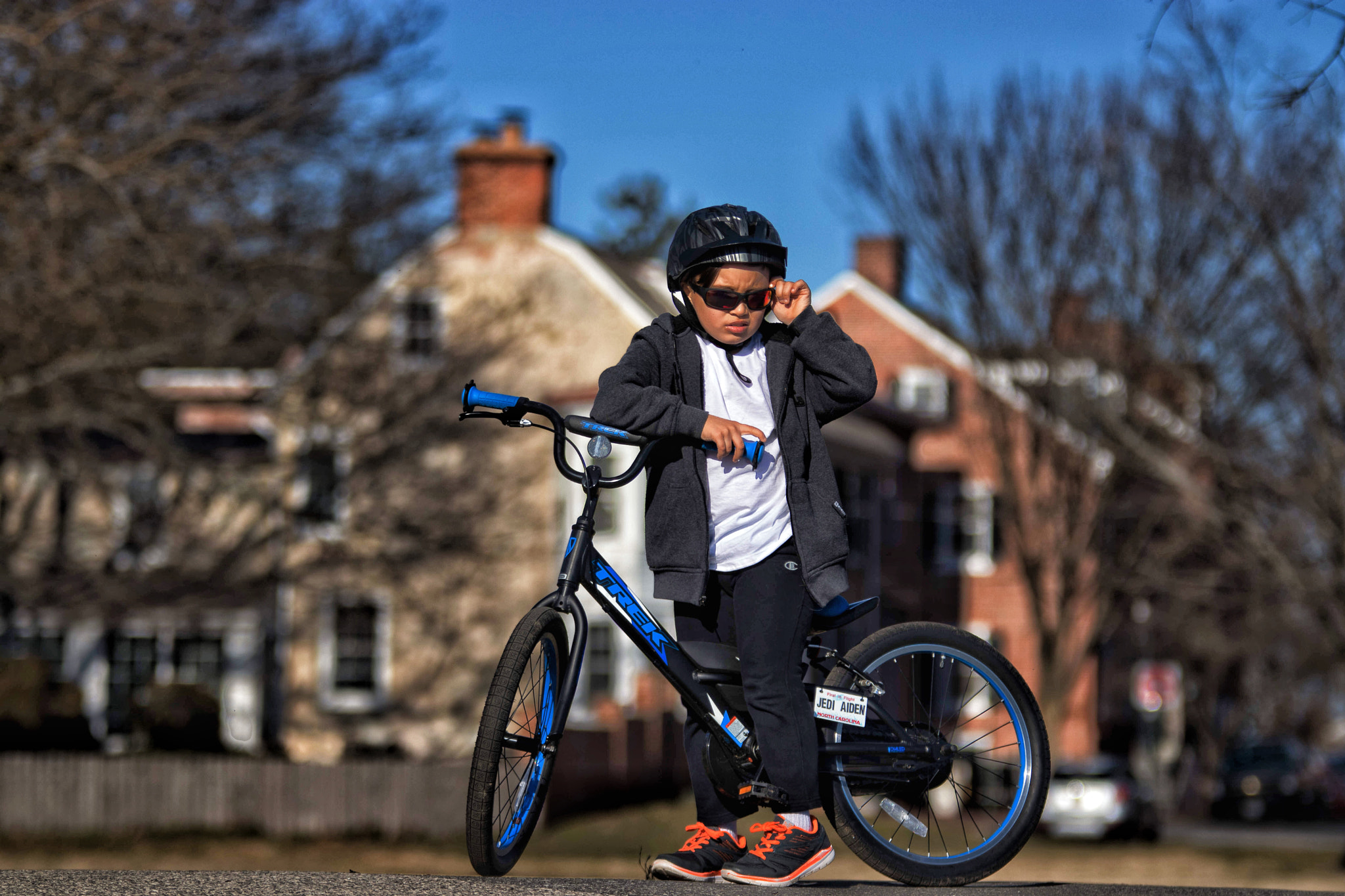 Sigma 70-200mm F2.8 EX DG OS HSM sample photo. Cool guy photography