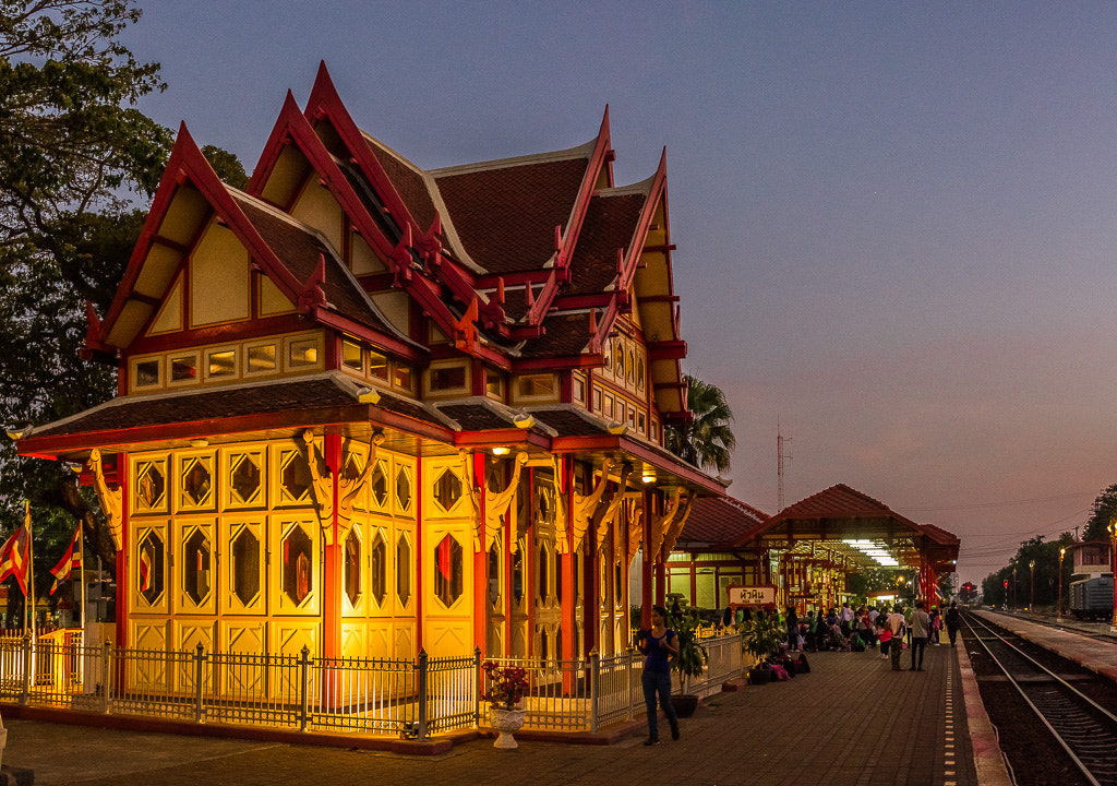 Canon EOS 7D + Sigma 24-70mm F2.8 EX DG Macro sample photo. Hua hin station photography