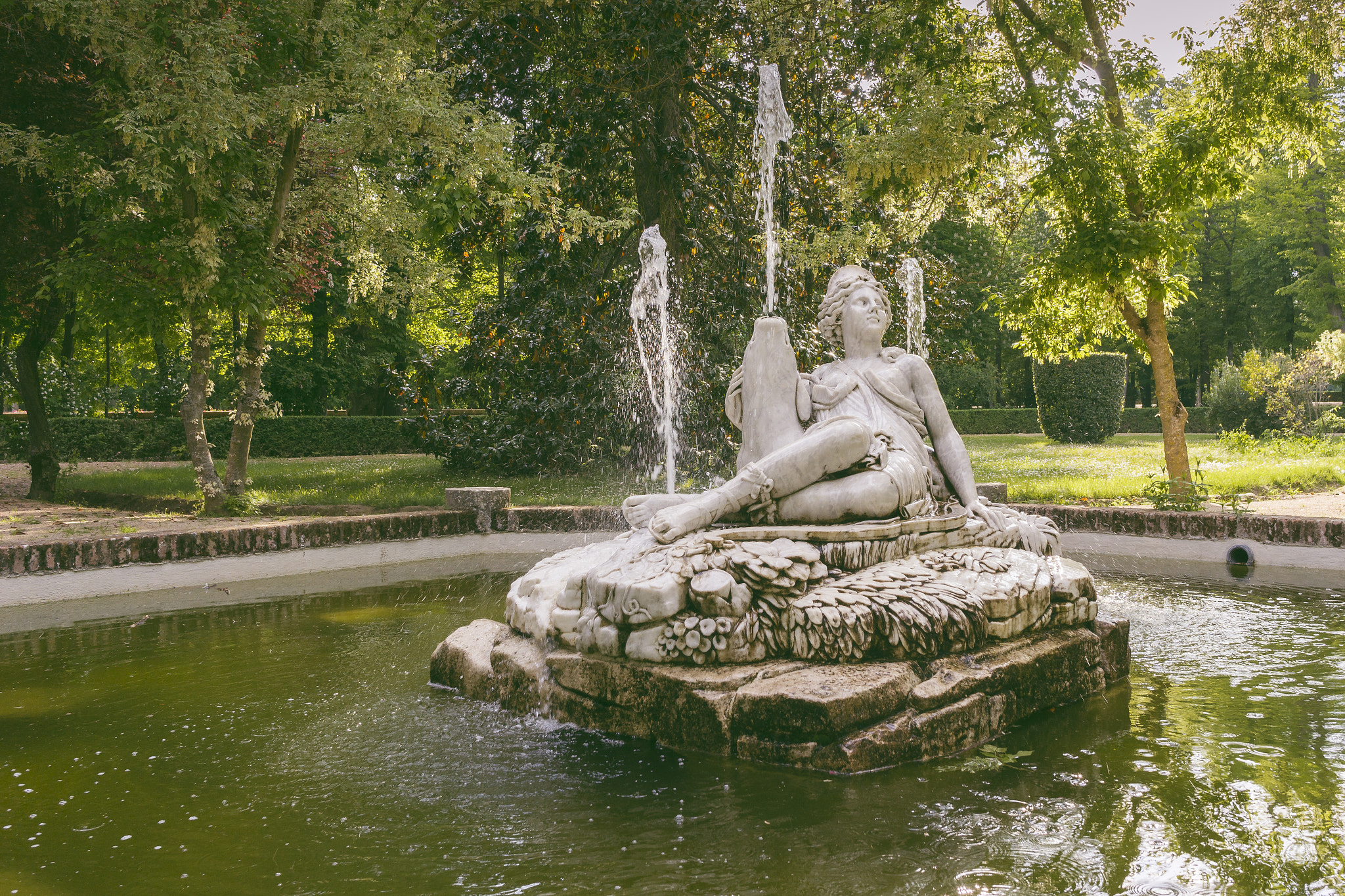 Sony E 20mm F2.8 sample photo. Diana fountain photography