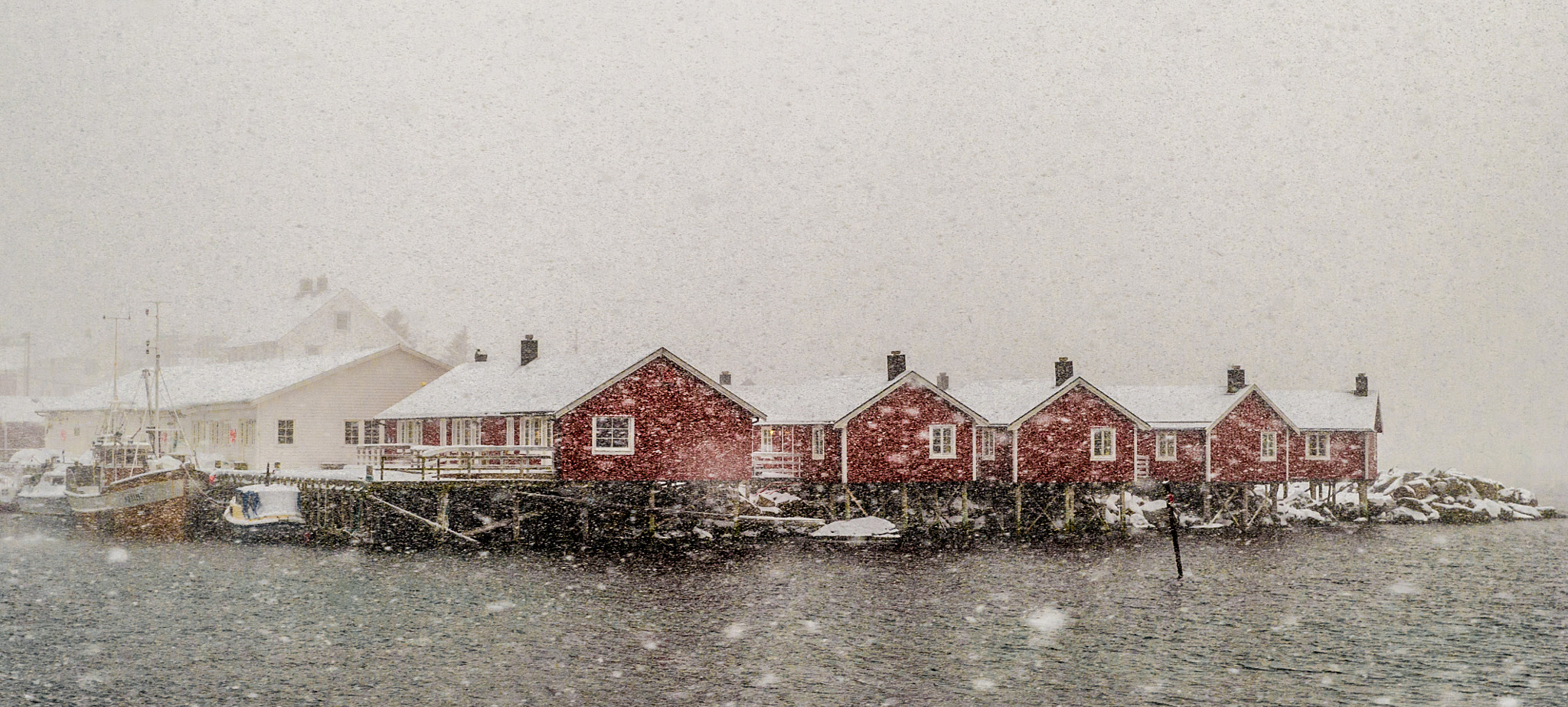 Nikon D3S sample photo. Snowfall on fishermans lodge photography