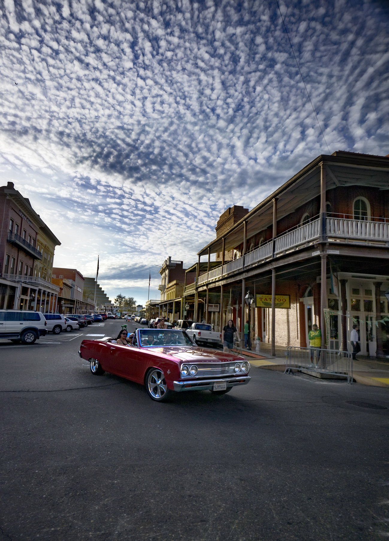 Sony a7 + Sony E 10-18mm F4 OSS sample photo. Cruising photography