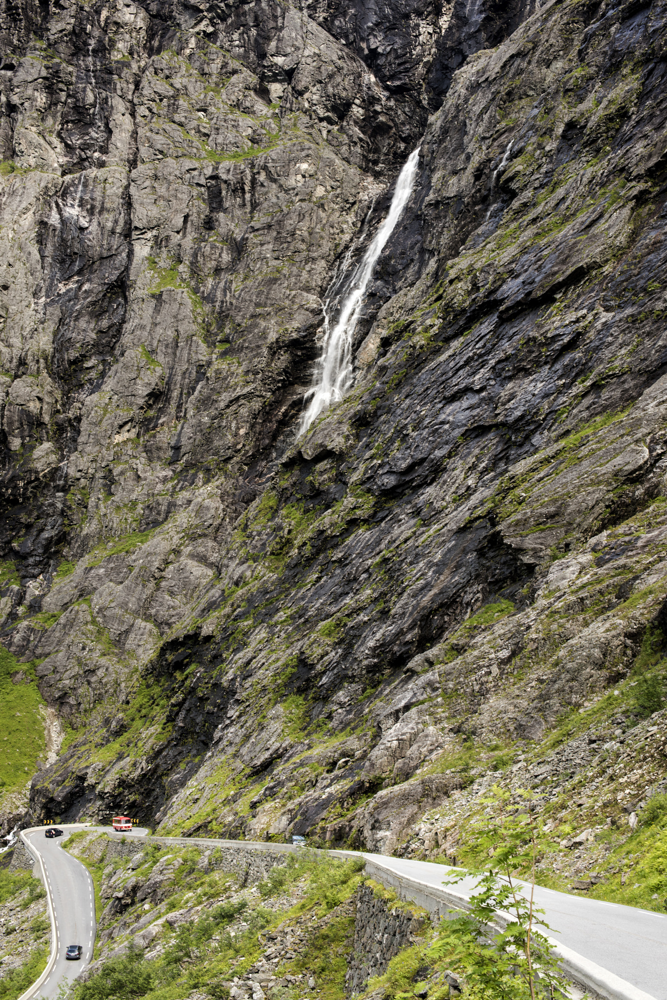 Nikon D810 + Nikon AF-S Nikkor 50mm F1.4G sample photo. Cars on trollsveien road, norway. photography