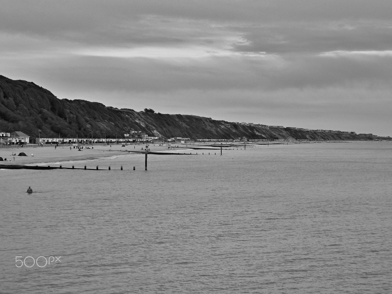 Fujifilm FinePix S4900 sample photo. Black and white of bournemouth photography