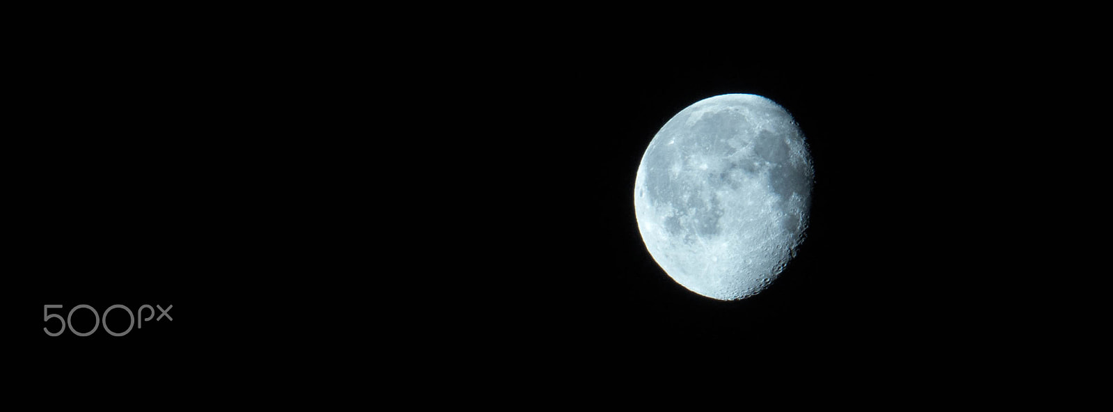 Sony E PZ 18-200mm F3.5-6.3 OSS sample photo. Western moon waning photography