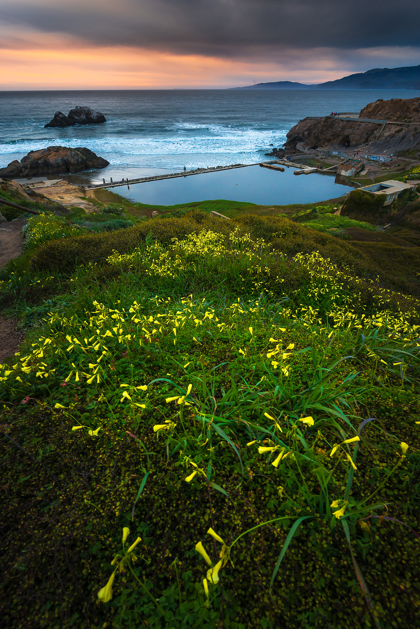 Nikon AF-S Nikkor 16-35mm F4G ED VR sample photo. Sutro baths sunset, san francisco photography