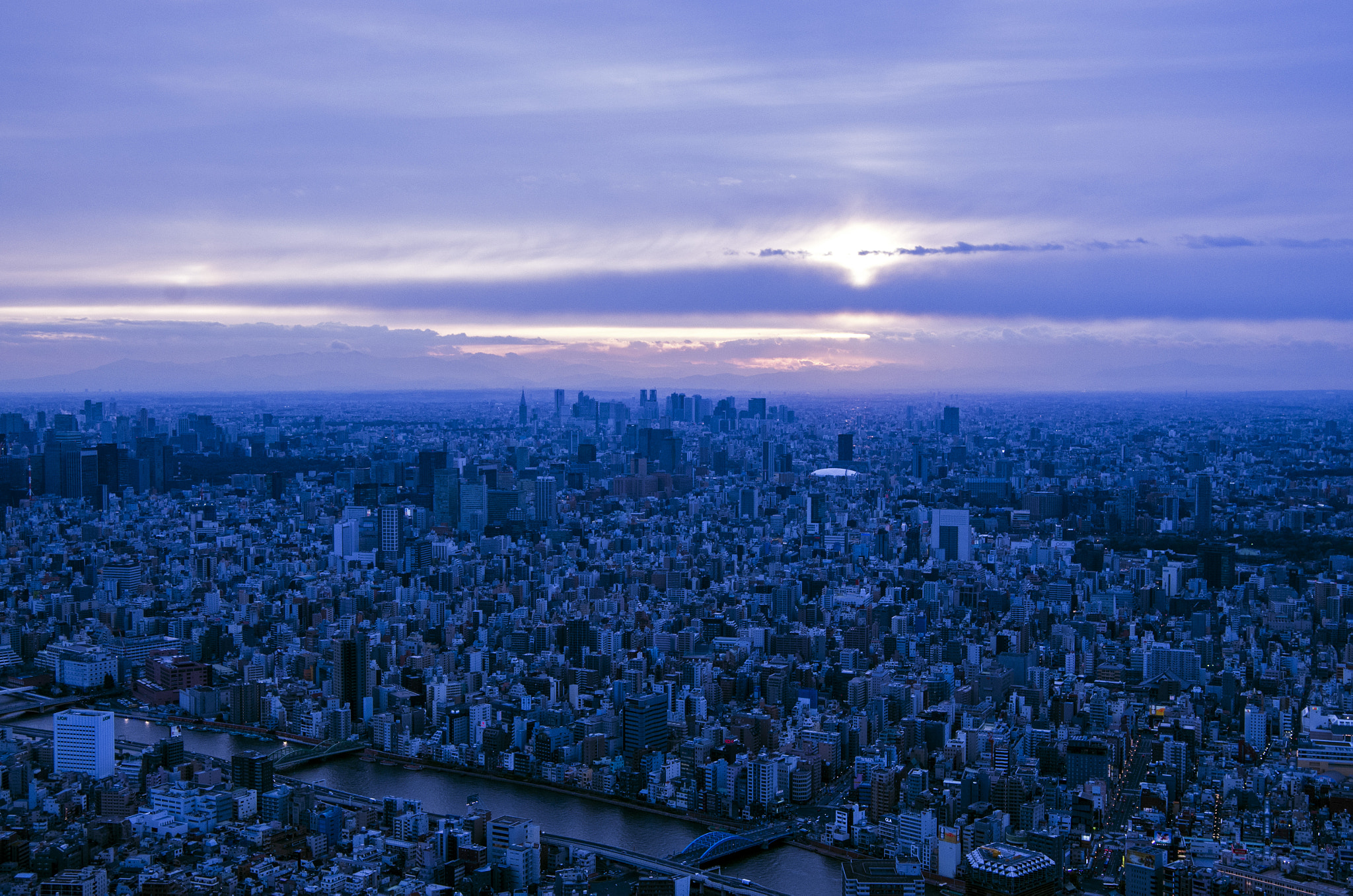 Pentax K-5 II sample photo. Tokyo blue city photography