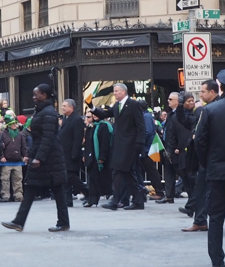 Olympus M.Zuiko Digital ED 9-18mm F4.0-5.6 sample photo. #nyc mayor in st patrick day parade photography