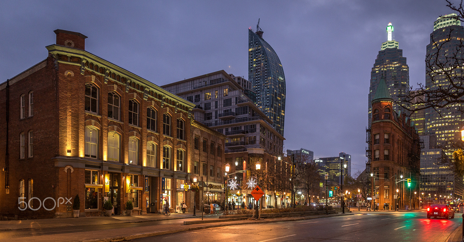 Sigma 24mm F1.4 DG HSM Art sample photo. Front st⏐across the decades photography