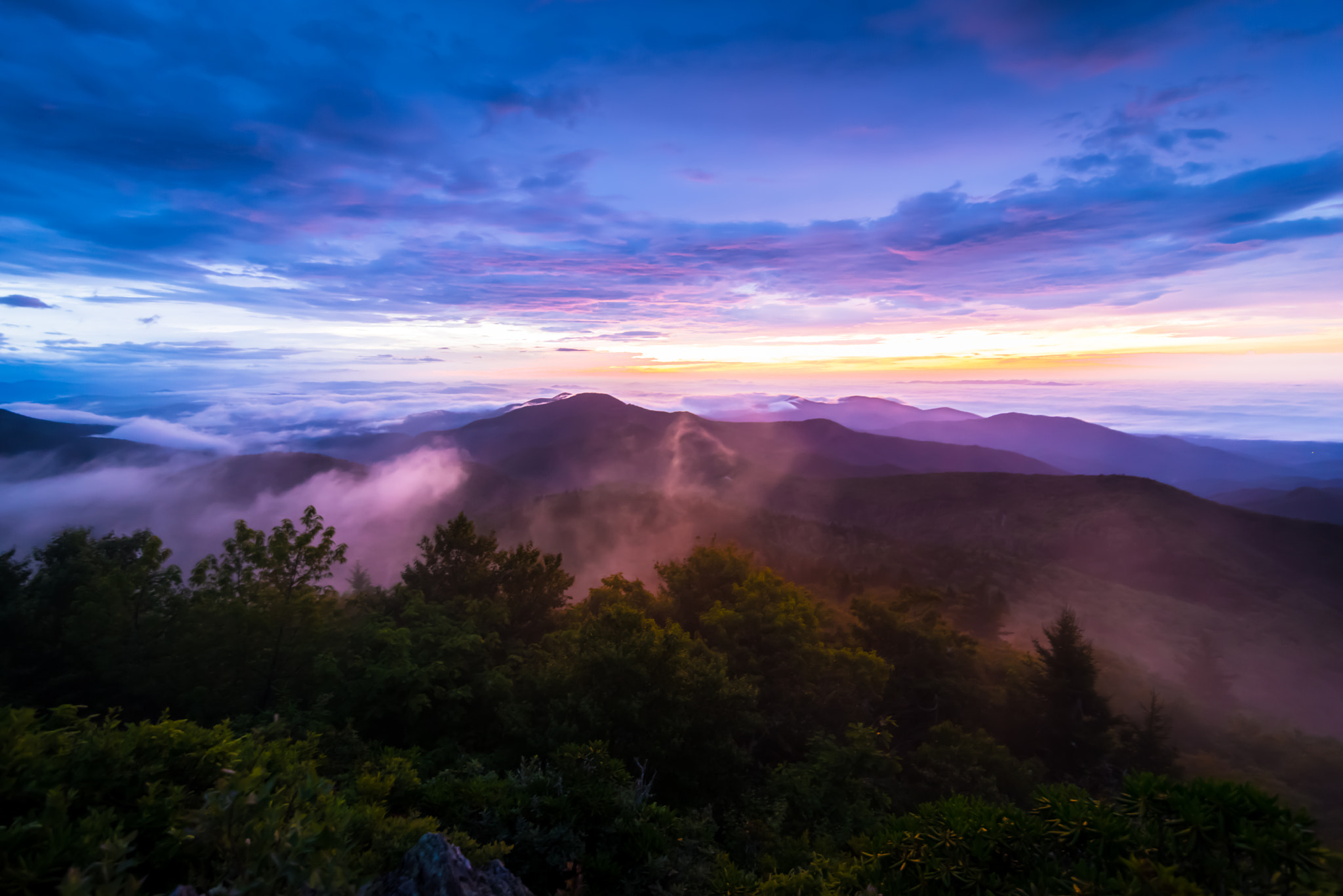 Nikon D610 + Tokina AT-X 16-28mm F2.8 Pro FX sample photo. Appalachian mountain sunrise photography
