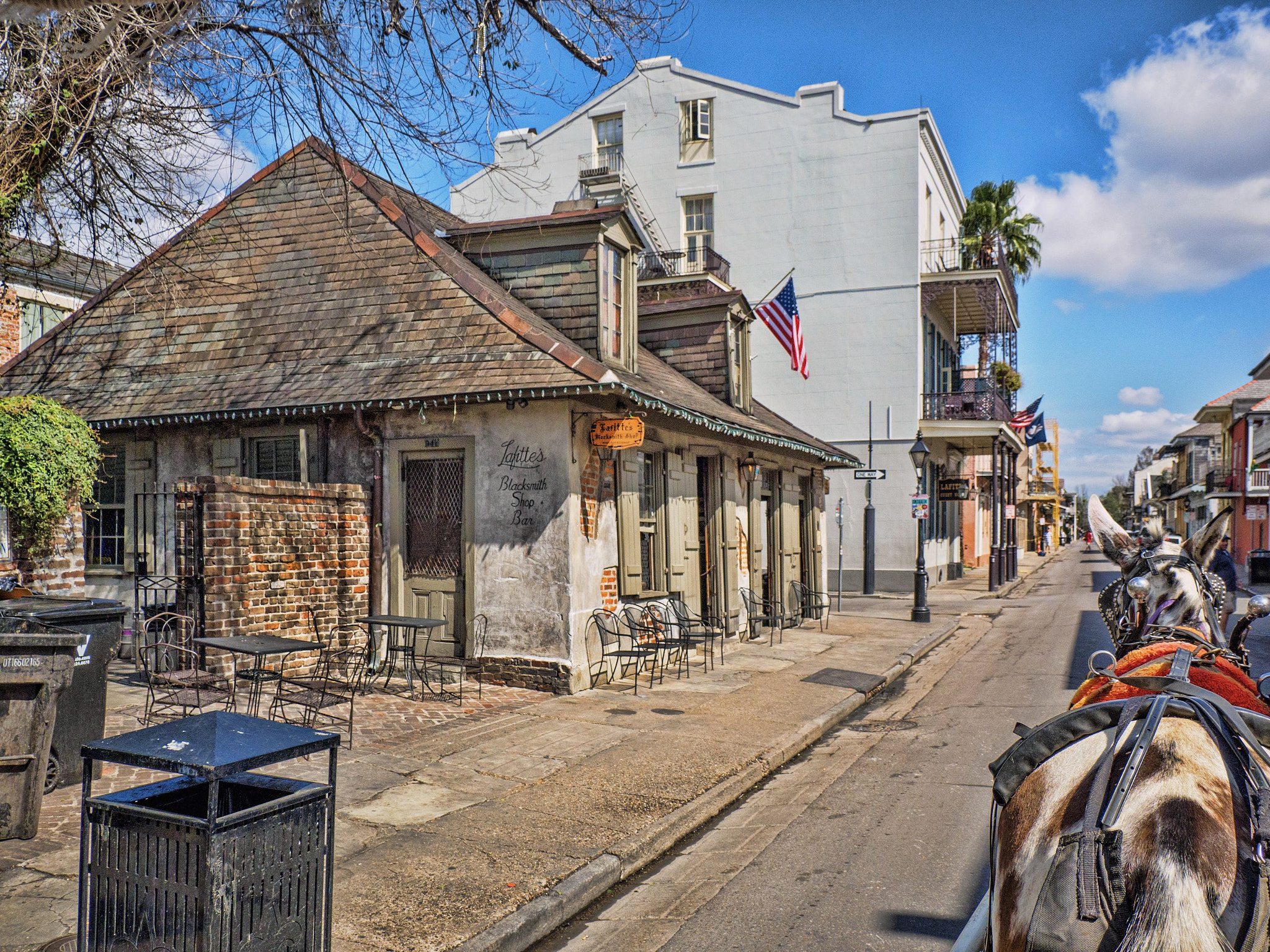 Olympus OM-D E-M1 + Olympus M.Zuiko Digital ED 12-100mm F4.0 IS Pro sample photo. French quarter photography