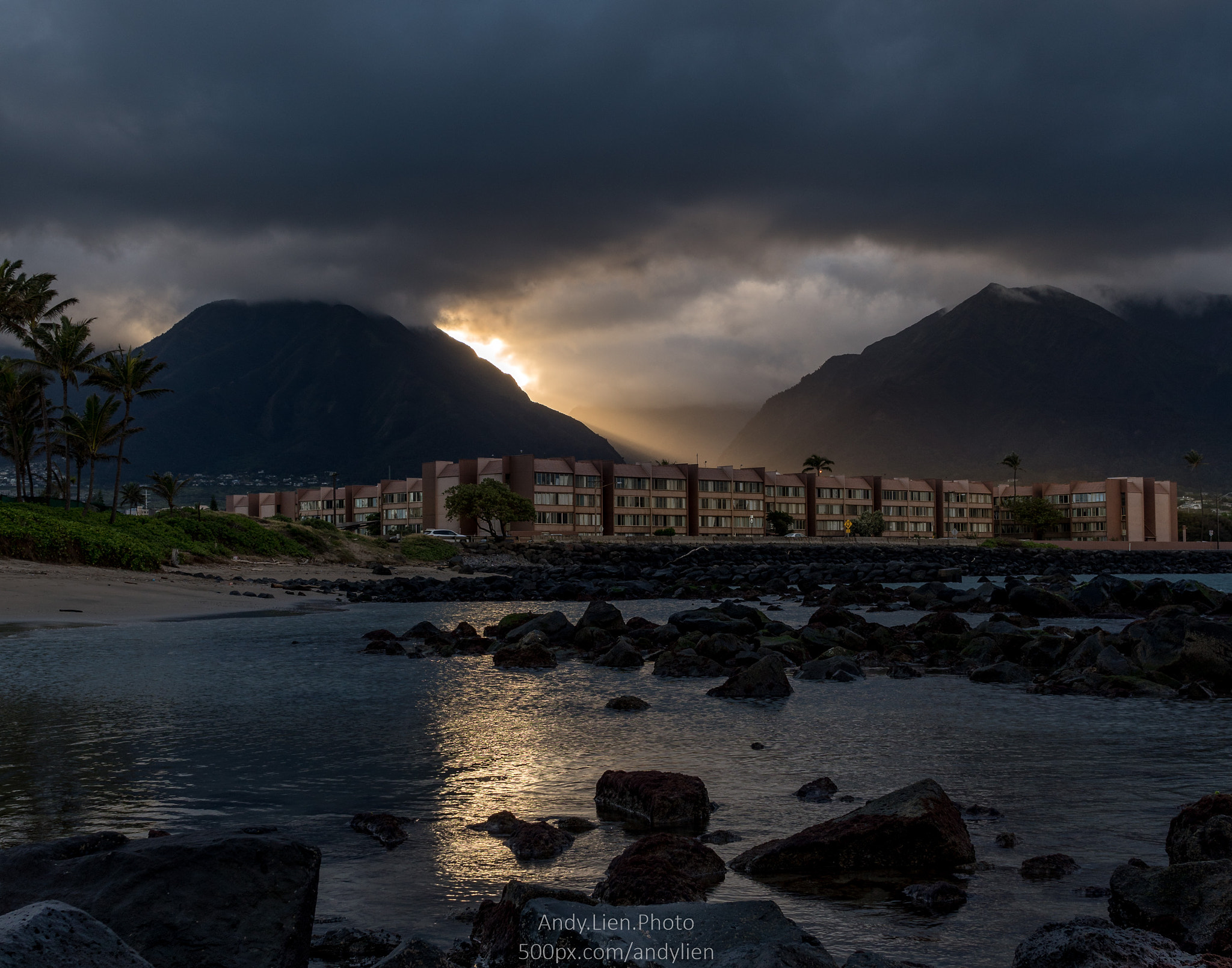 Sony a6500 sample photo. Dusk in kahului photography