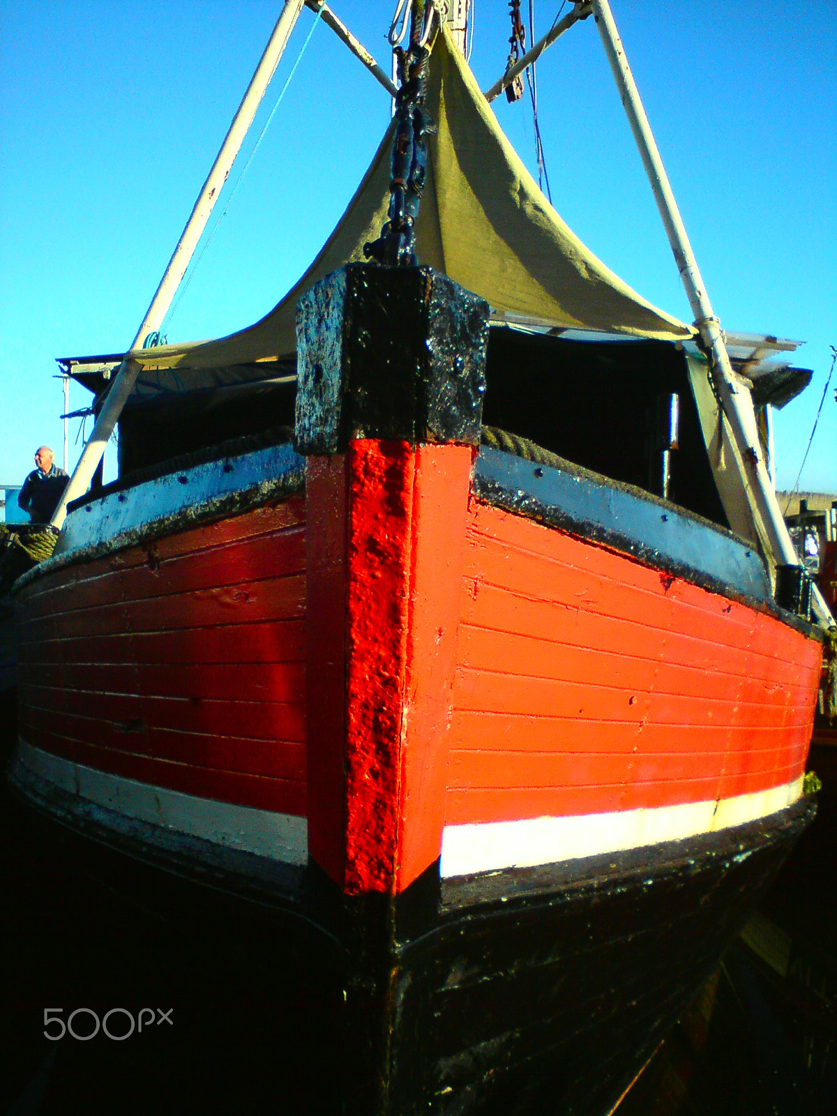 Sony Ericsson C510 sample photo. Ship hull painted red photography
