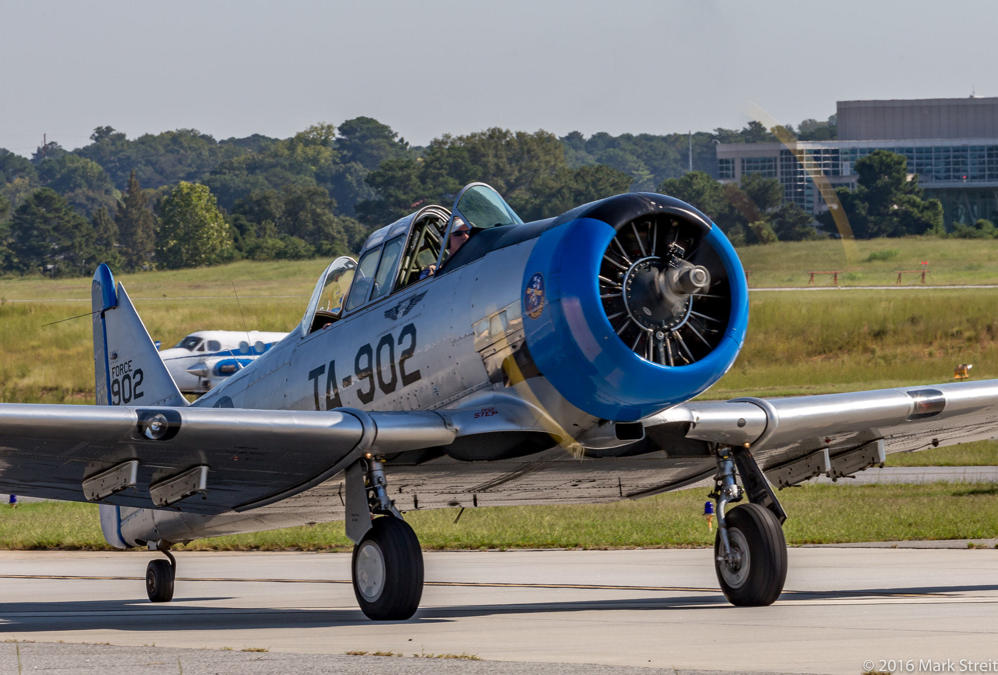 Canon EF 70-300mm F4-5.6L IS USM sample photo. Northamerican aviation t-6 texan photography