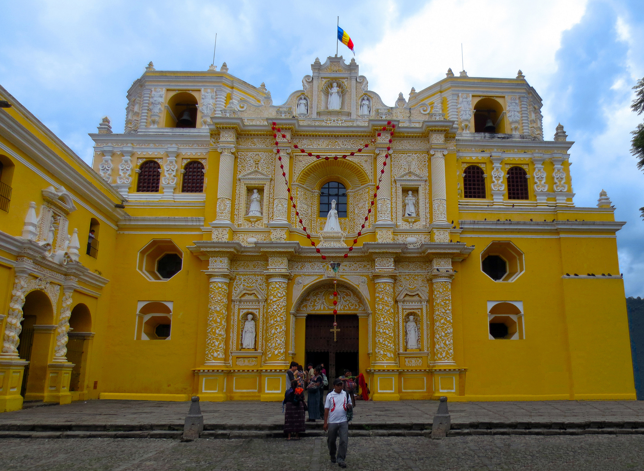 Canon PowerShot ELPH 110HS (PowerShot IXUS 125 HS) sample photo. Iglesia de nuestra señora de la merced (antigua guatemala, guat photography