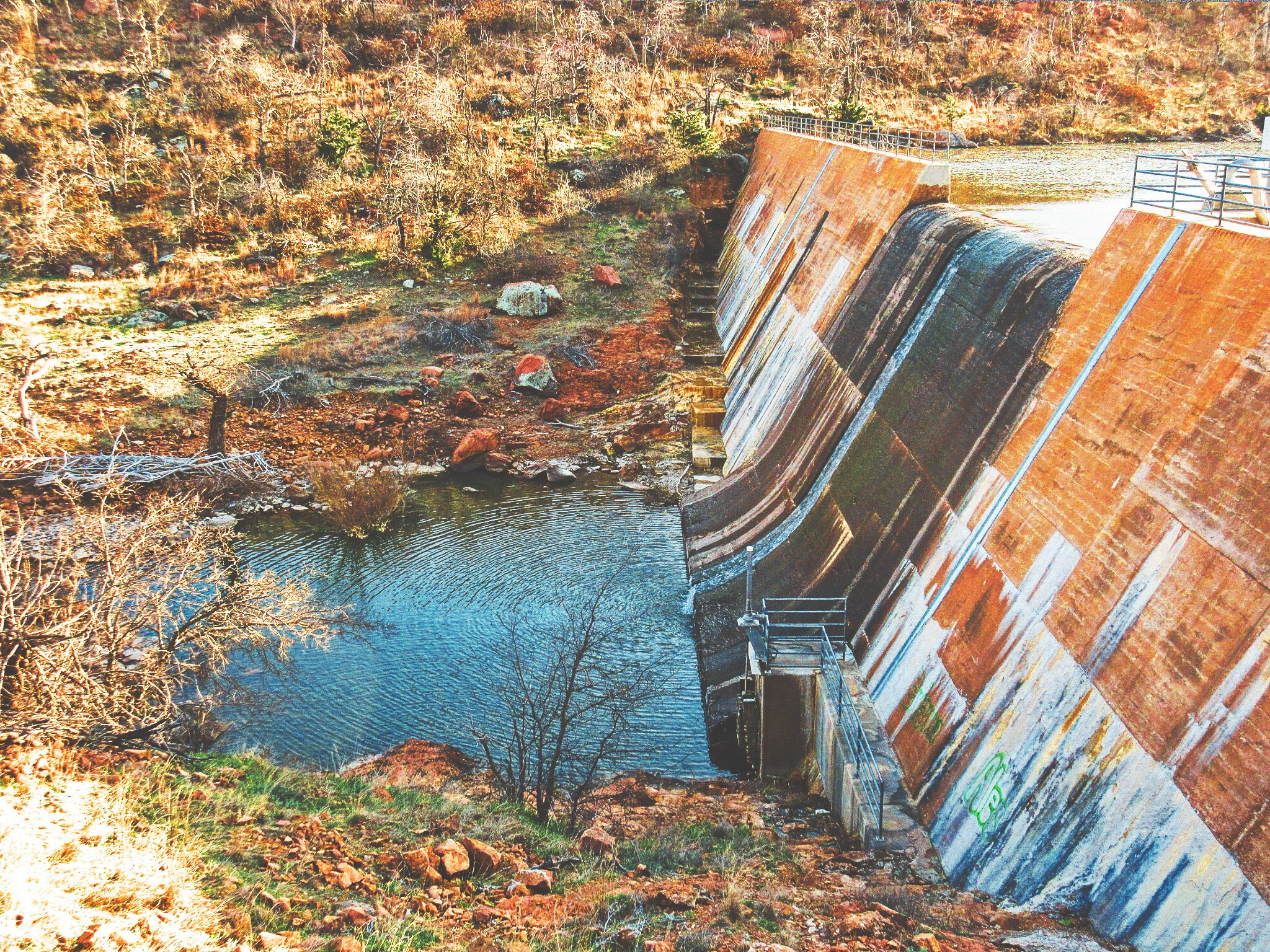 Canon PowerShot ELPH 340 HS (IXUS 265 HS / IXY 630) sample photo. The dam and the pond photography
