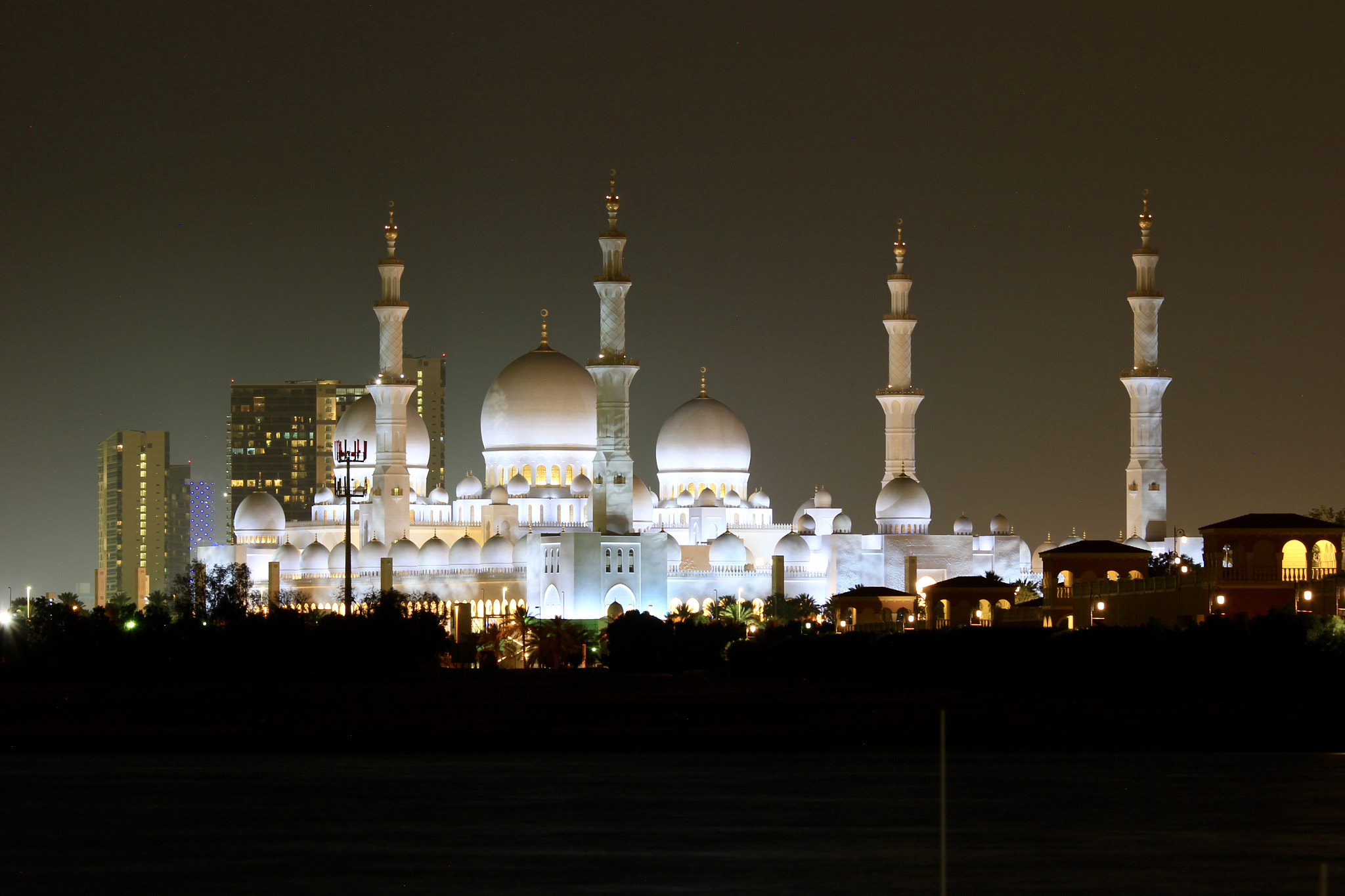 Canon EOS 60D + Canon EF 70-200mm F4L IS USM sample photo. Grand mosque abu dhabi photography