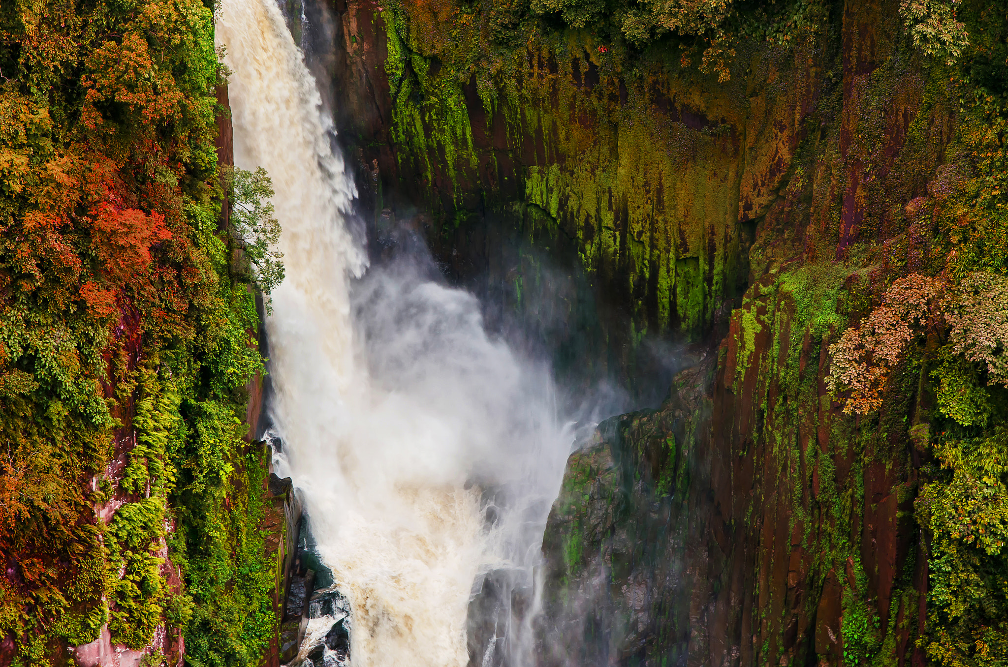 Nikon D5100 + Sigma 17-70mm F2.8-4 DC Macro OS HSM | C sample photo. Waterfall in khao yai national park, thailand photography