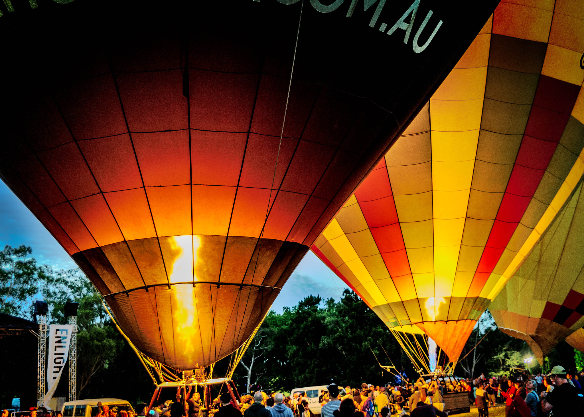 Nikon D700 + Sigma 24-70mm F2.8 EX DG HSM sample photo. Canberra balloon spectacular photography