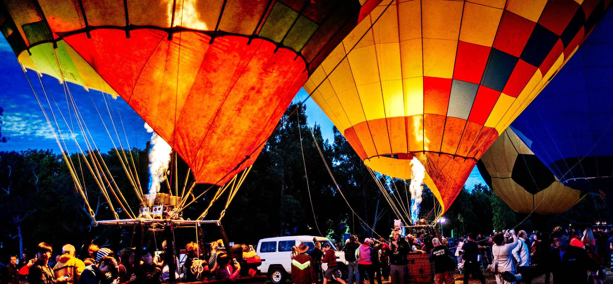 Sigma 24-70mm F2.8 EX DG HSM sample photo. Canberra balloon spectacular photography