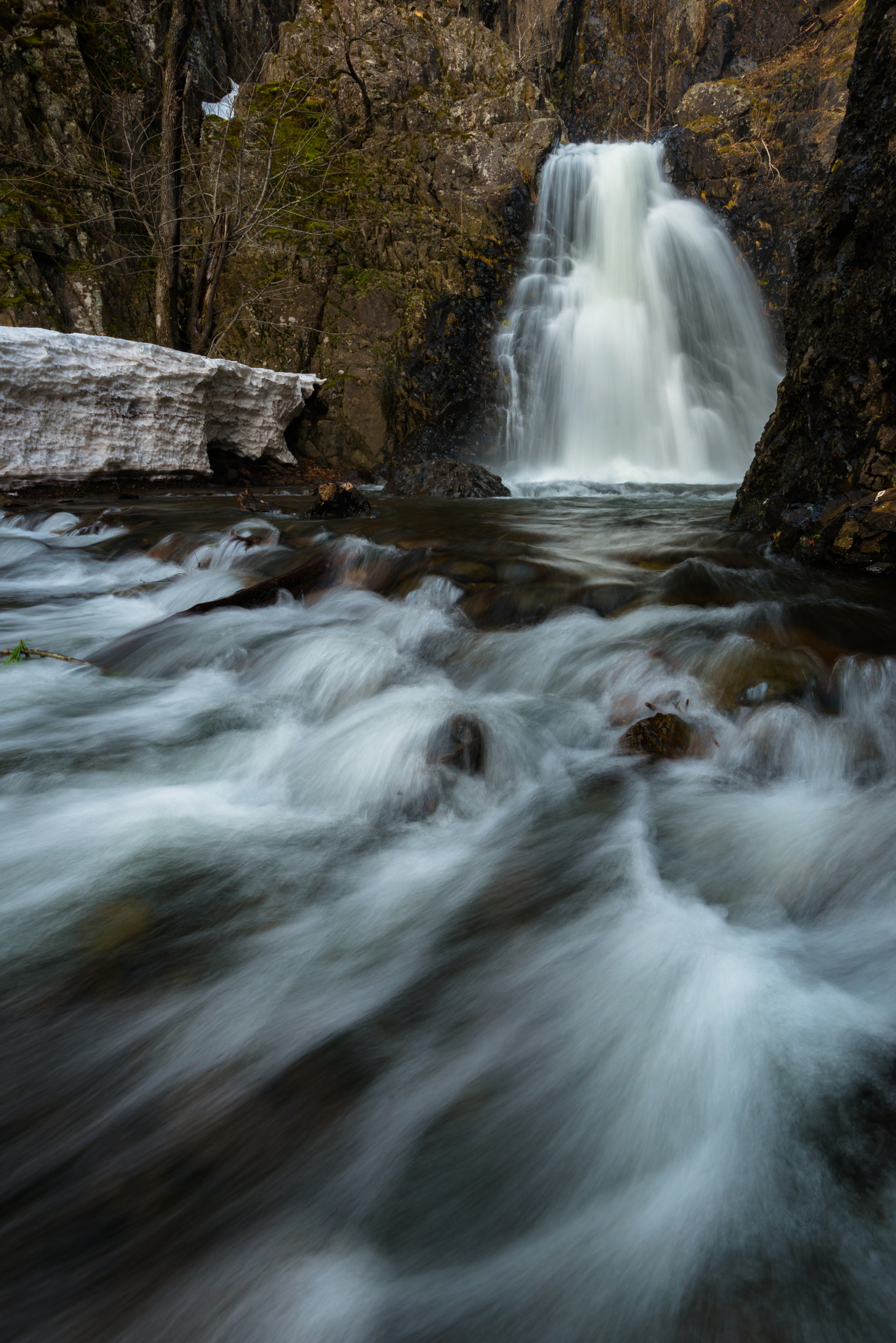 Nikon AF-S Nikkor 16-35mm F4G ED VR sample photo. Dog creek falls erupting photography