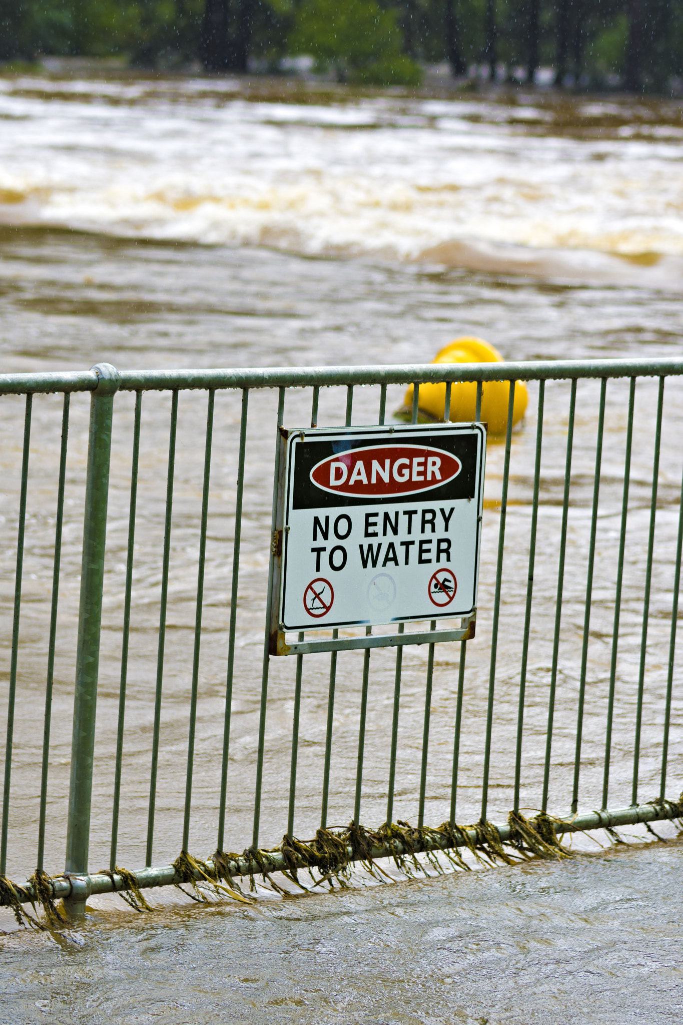 Nikon D7200 sample photo. Danger, floods photography