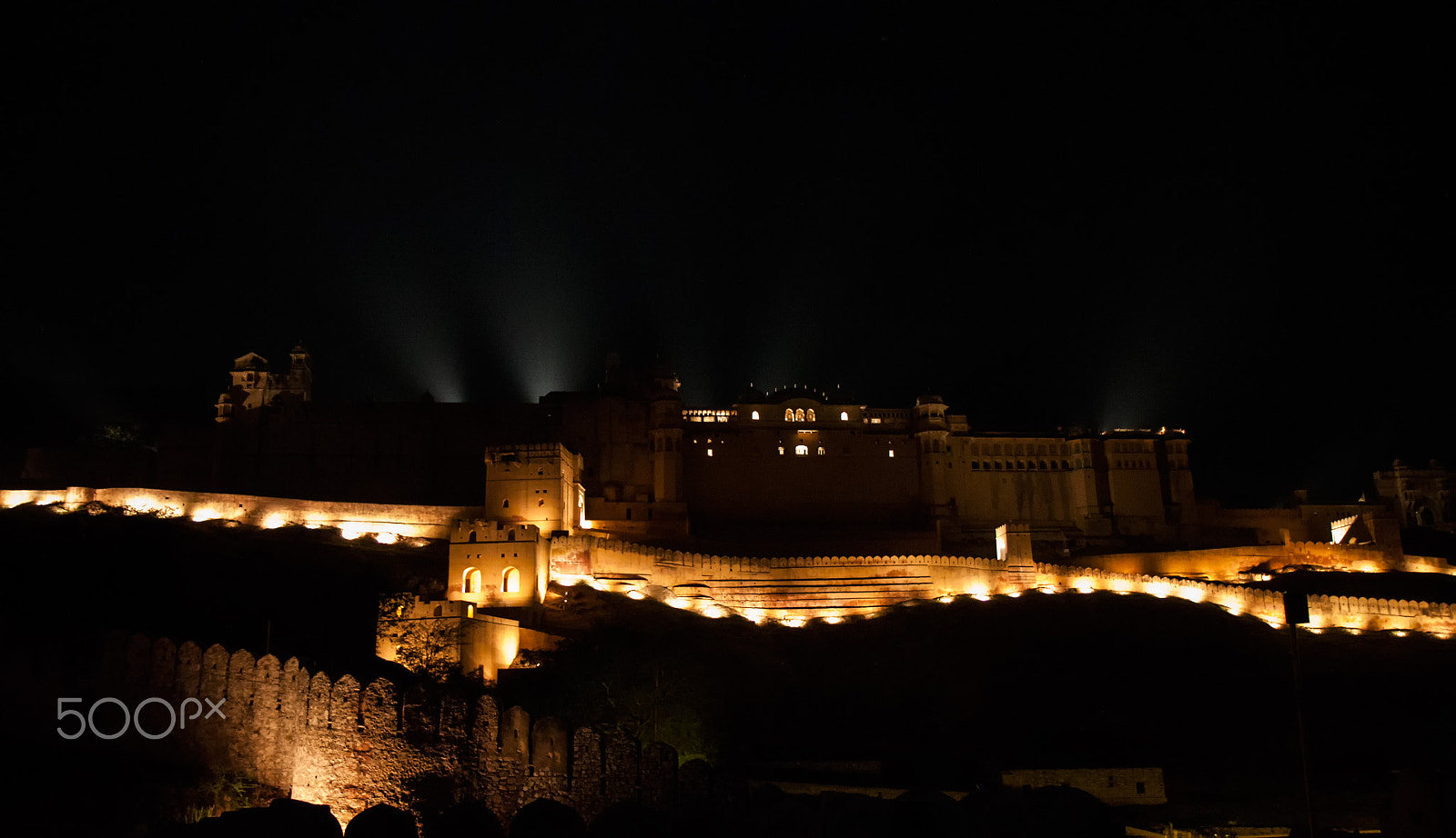 Canon EOS 500D (EOS Rebel T1i / EOS Kiss X3) + Canon EF-S 17-55mm F2.8 IS USM sample photo. Light show in amer fort photography