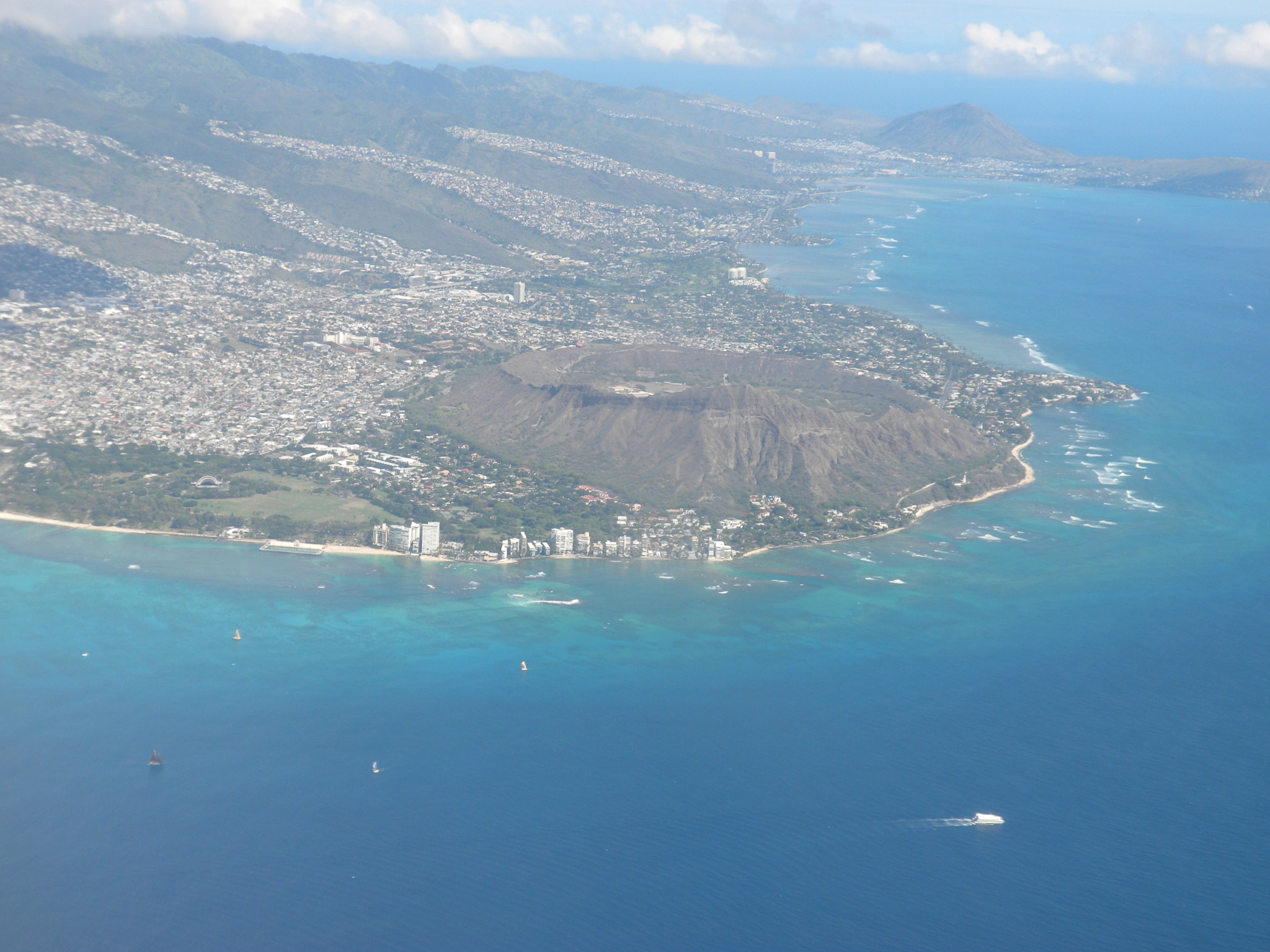 Nikon Coolpix S630 sample photo. Honolulu from the air photography