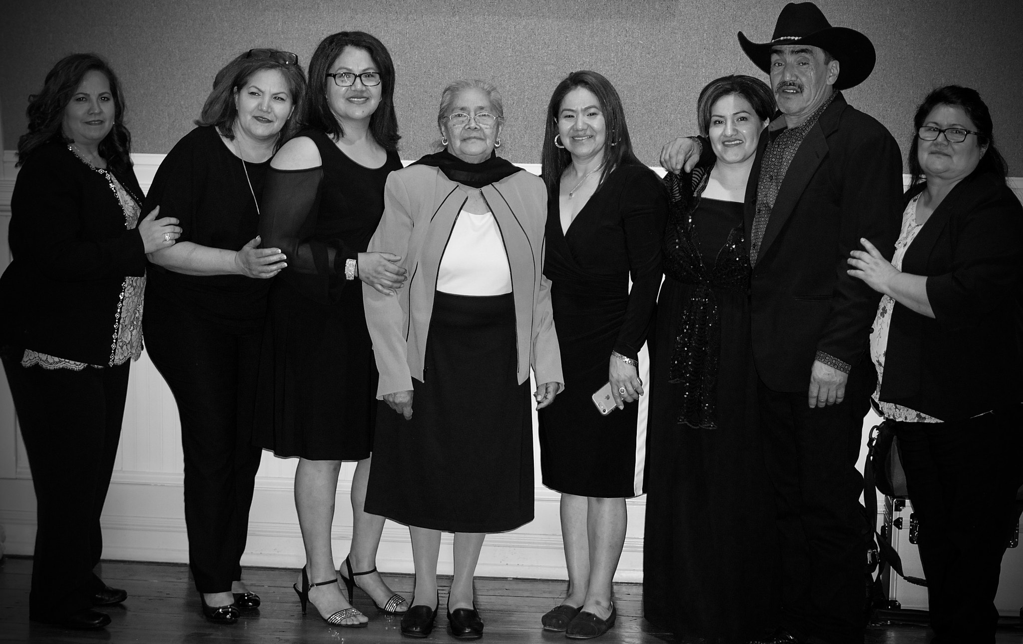 Sony FE 50mm F1.8 sample photo. Latinos family  photography