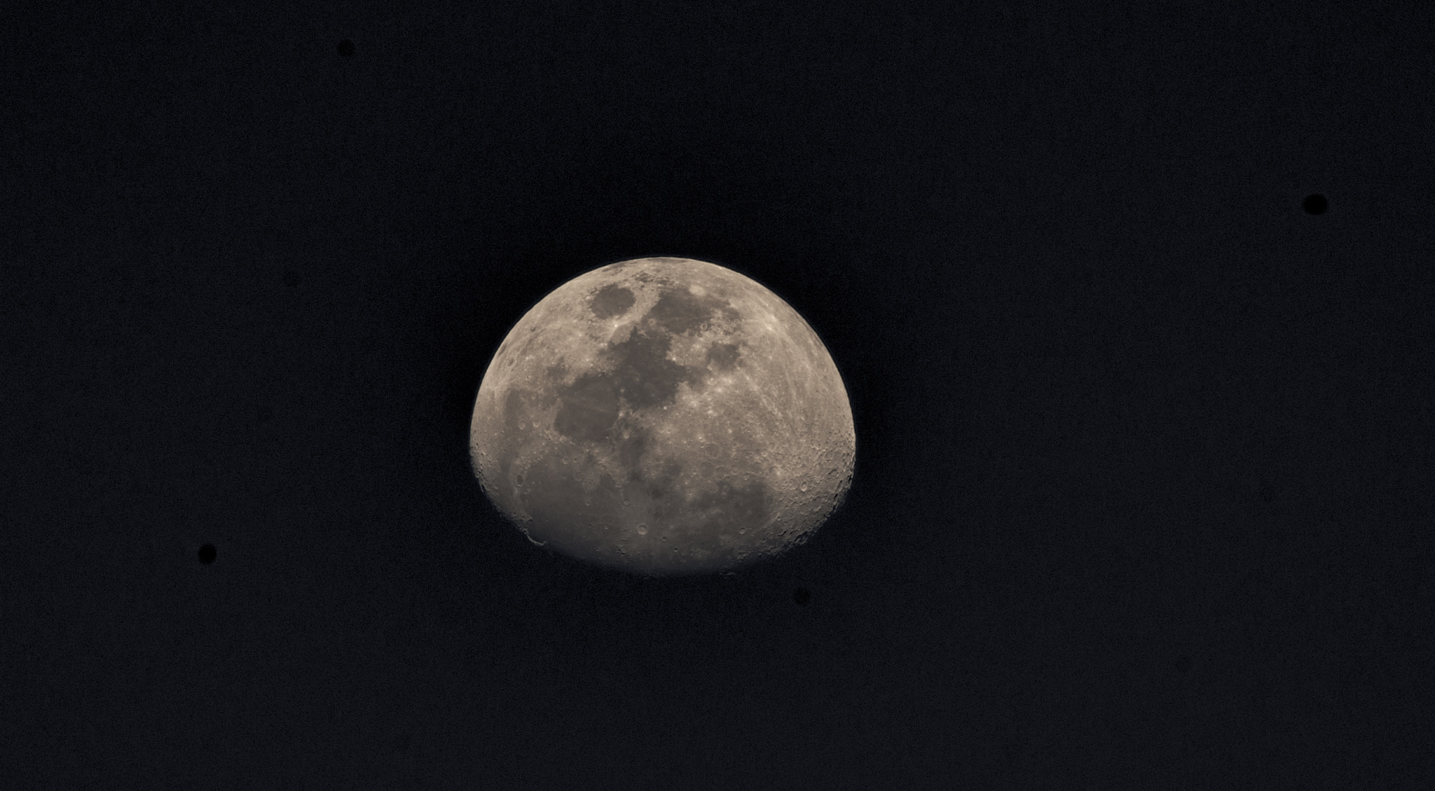 Nikon AF-S Nikkor 200-500mm F5.6E ED VR sample photo. Moon photography