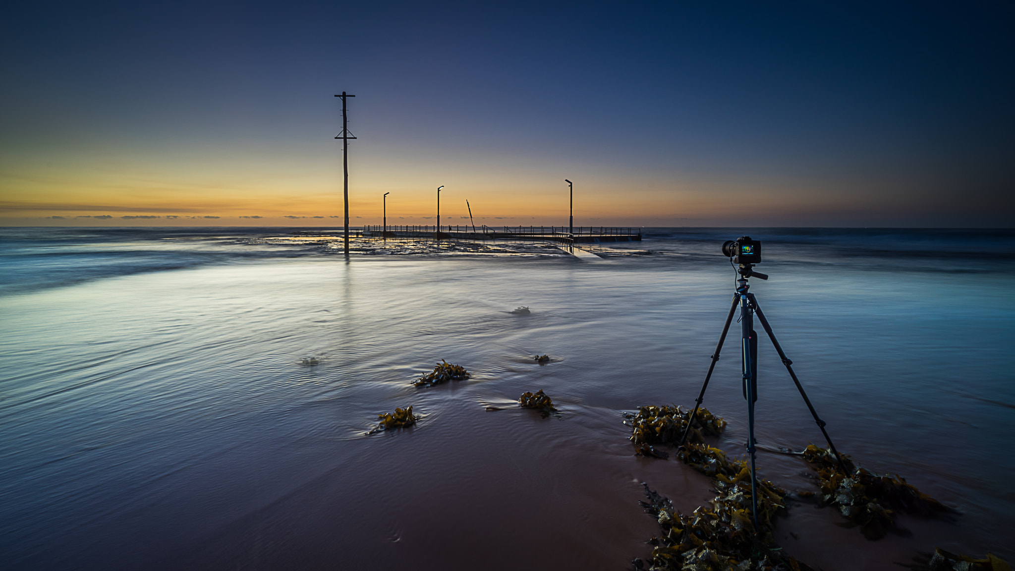 Sony a7R + Sony Vario-Tessar T* FE 16-35mm F4 ZA OSS sample photo. Mona vale rock pool photography