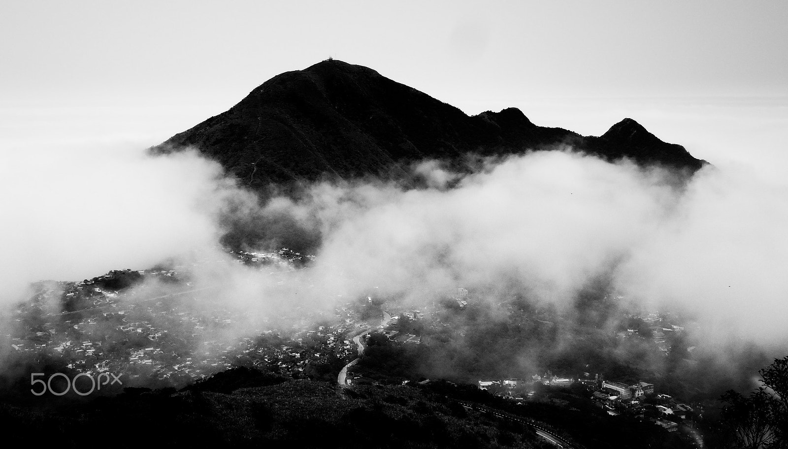 Nikon Coolpix P330 sample photo. B&w of jiufen photography