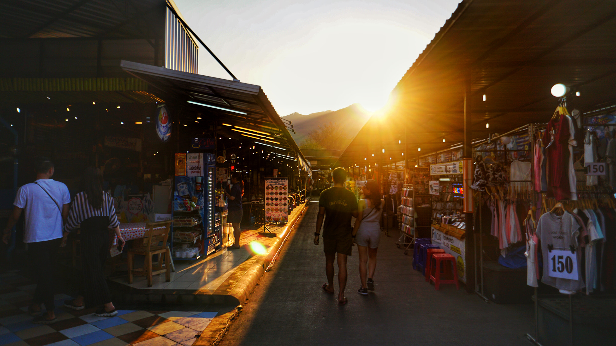 Sony E 16mm F2.8 sample photo. Walking street photography