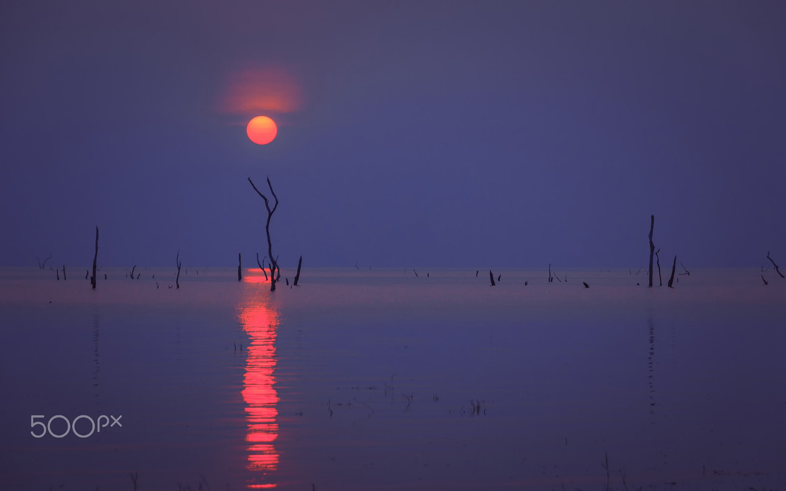 Sigma 18-250mm F3.5-6.3 DC OS HSM sample photo. Sunrise sky over the lake in the morning. thailand. photography