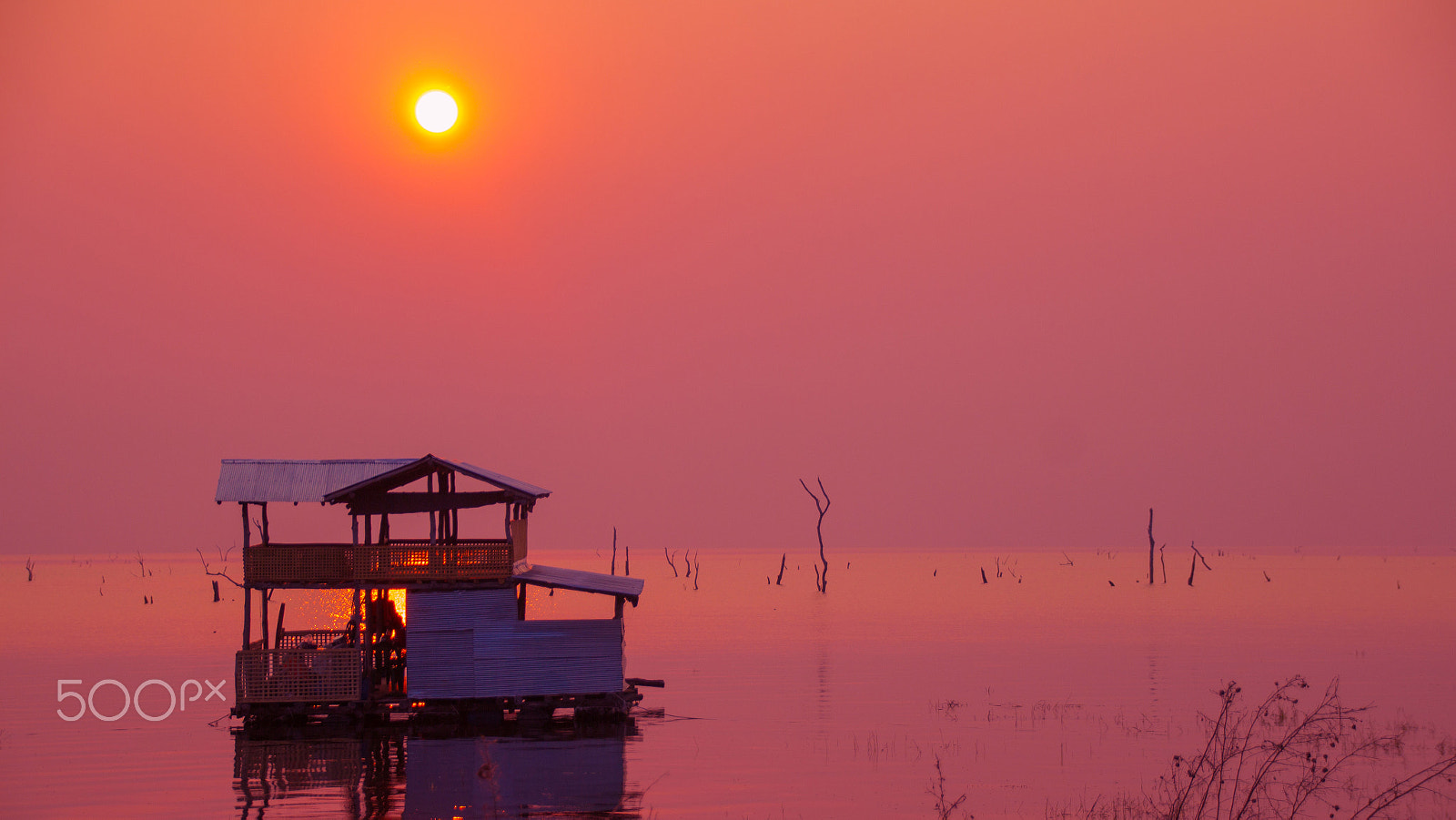 Canon EOS 600D (Rebel EOS T3i / EOS Kiss X5) + Sigma 18-250mm F3.5-6.3 DC OS HSM sample photo. Sunrise sky over the lake in the morning. thailand. photography